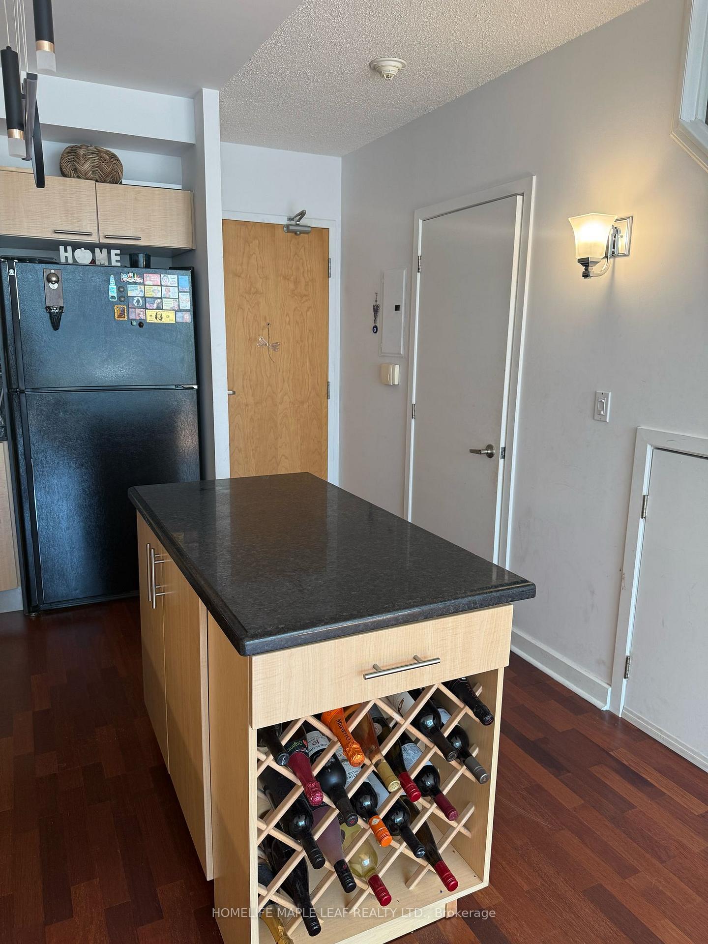 Photo 8 of Unit 921, 36 Blue Jays Way, Toronto, Waterfront Communities — HOMEH