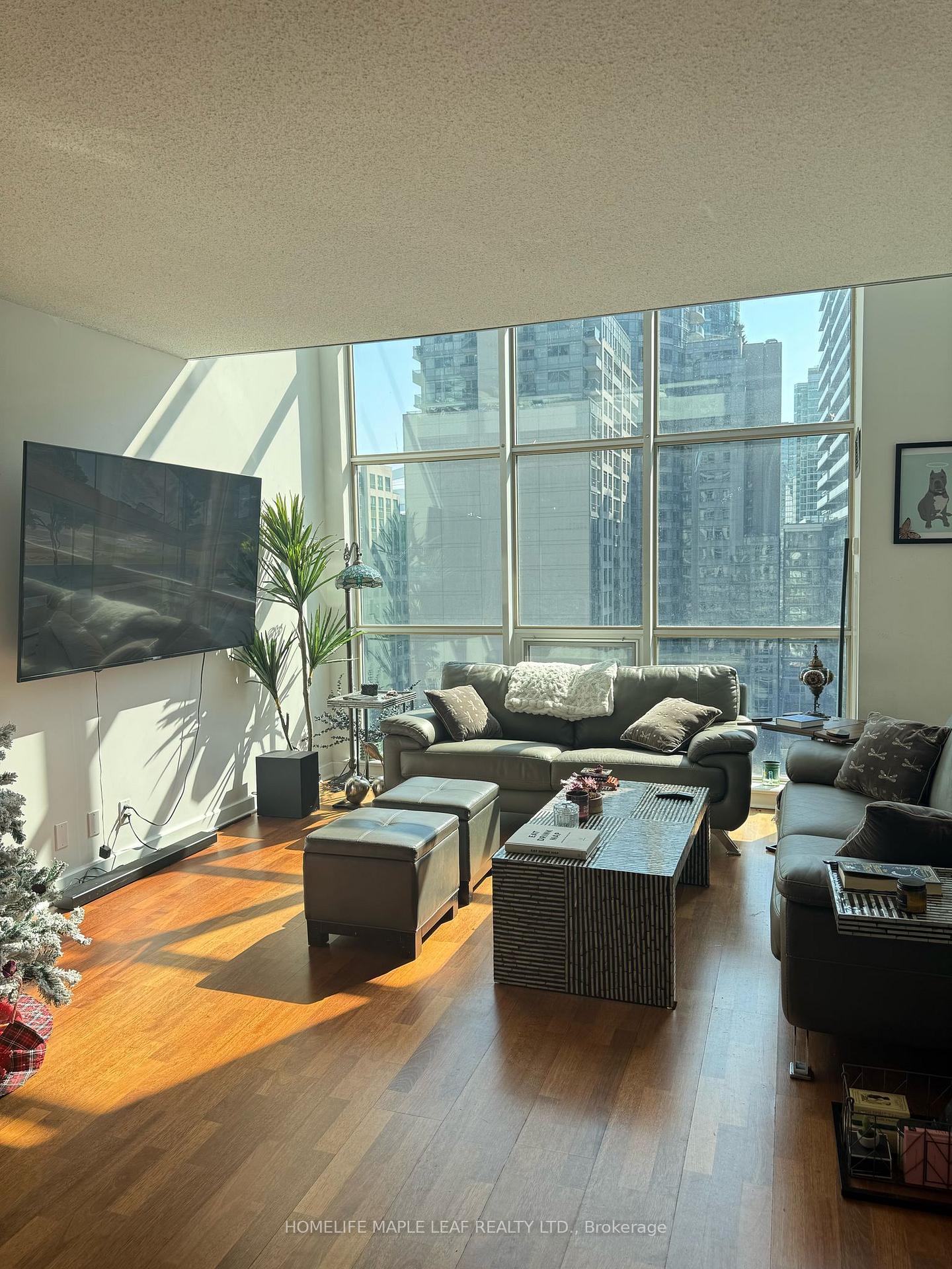 Photo 10 of Unit 921, 36 Blue Jays Way, Toronto, Waterfront Communities — HOMEH