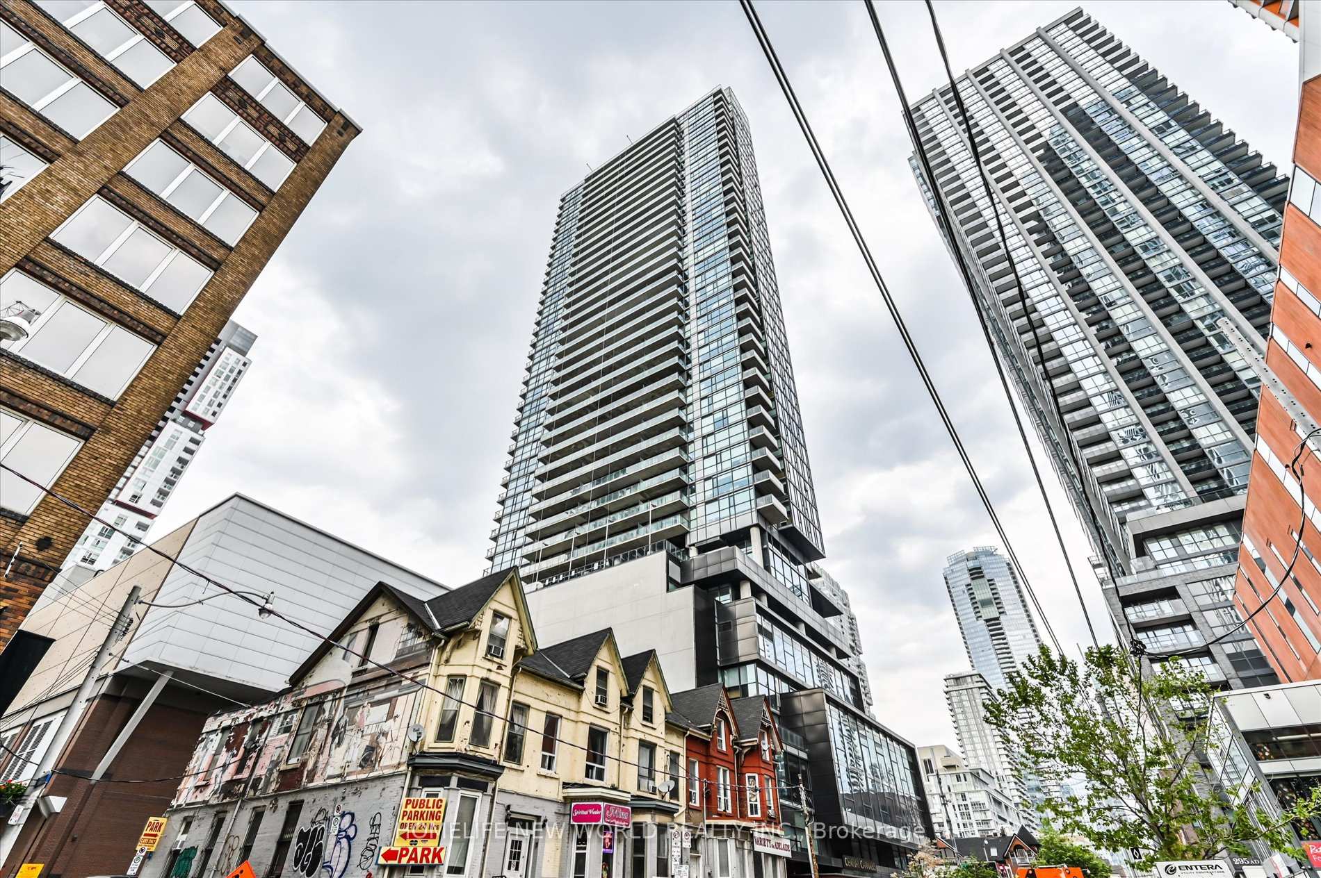 Front of Unit 2903, 290 Adelaide Street W