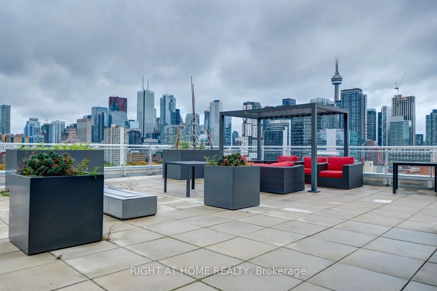 Photo 1 of Unit 701, 10 Willison Square, Toronto, Kensington-Chinatown — HOMEH