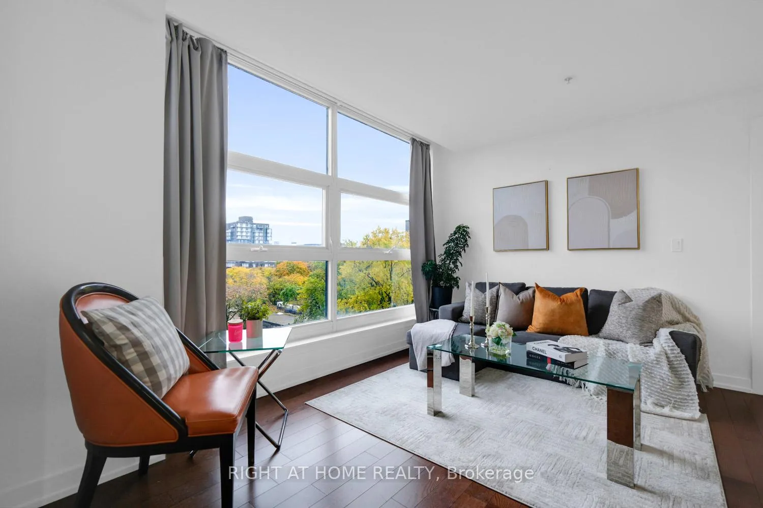 Photo 3 of Unit 701, 10 Willison Square, Toronto, Kensington-Chinatown — HOMEH
