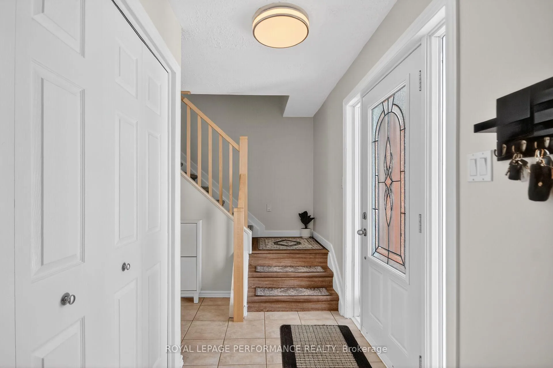 Photo 4 of 107 Dunlop Crescent, Russell, Village of Russell — HOMEH