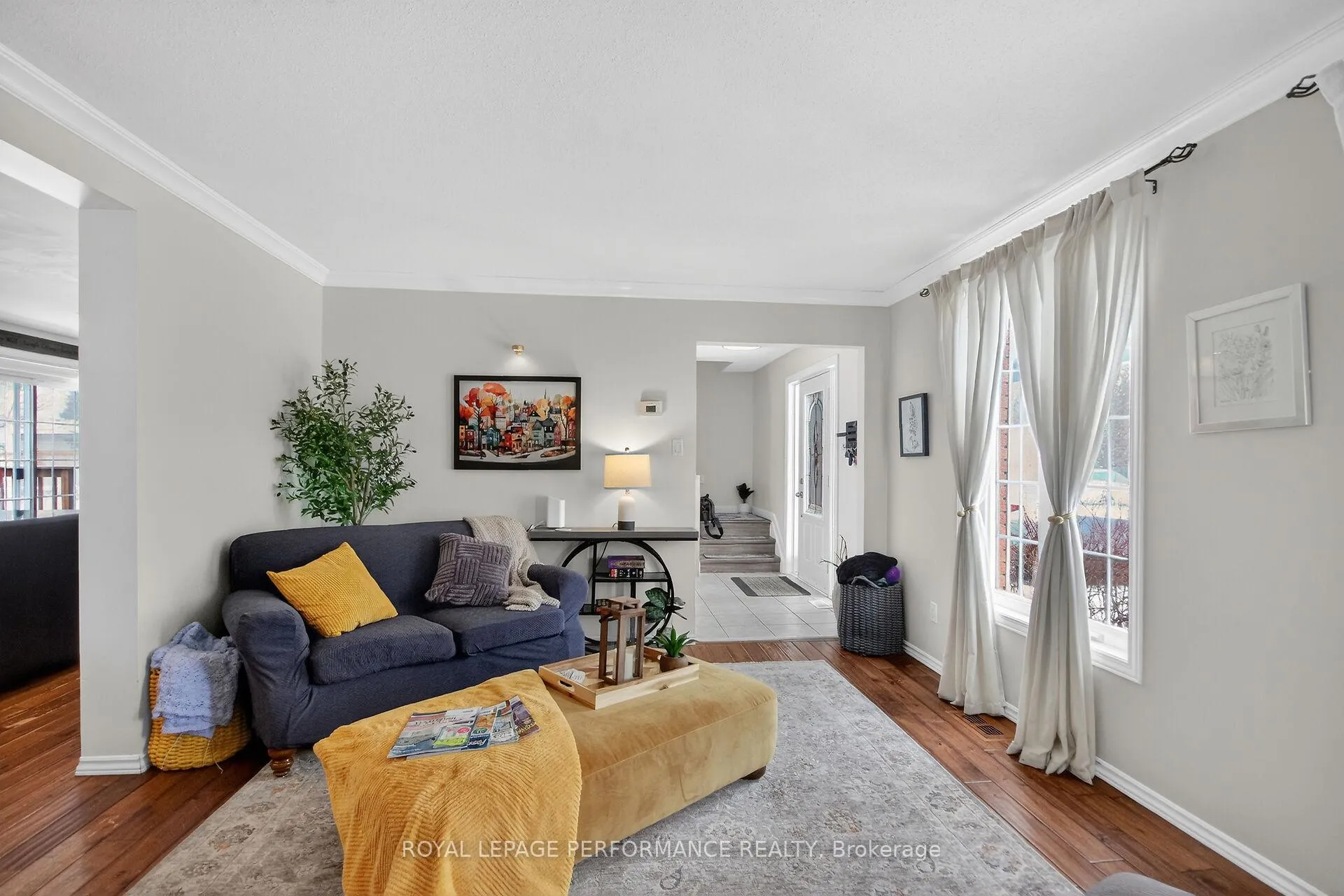 Photo 9 of 107 Dunlop Crescent, Russell, Village of Russell — HOMEH