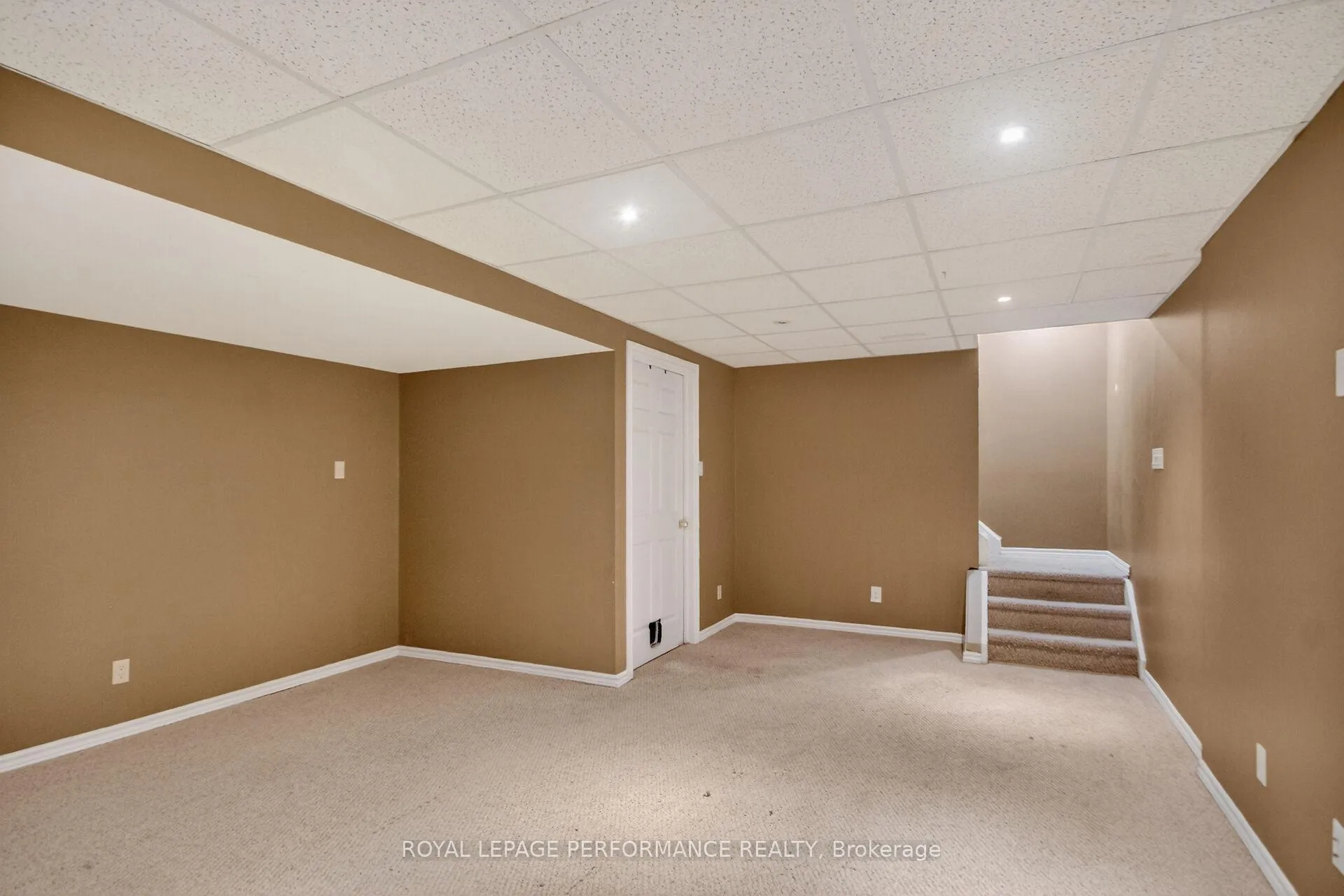 Photo 38 of 107 Dunlop Crescent, Russell, Village of Russell — HOMEH