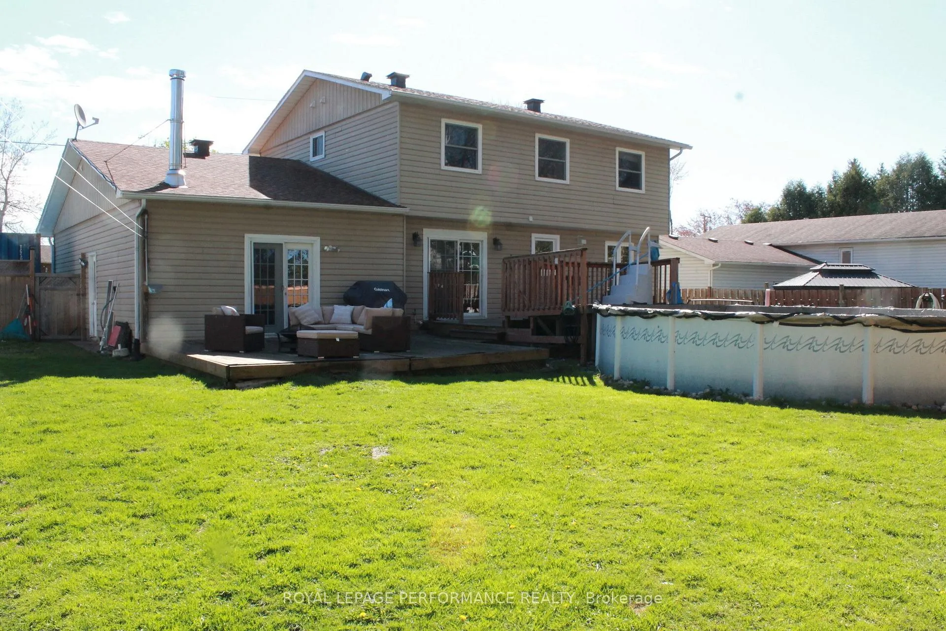 Photo 41 of 107 Dunlop Crescent, Russell, Village of Russell — HOMEH