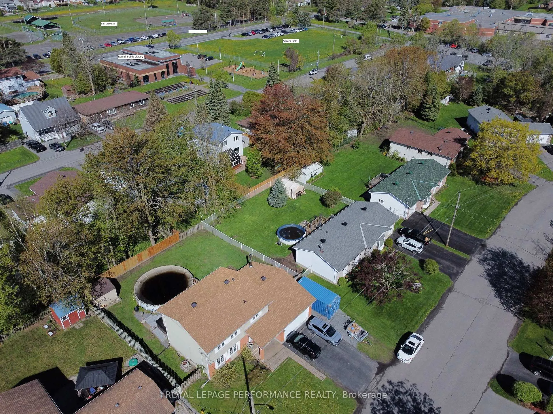 Photo 43 of 107 Dunlop Crescent, Russell, Village of Russell — HOMEH