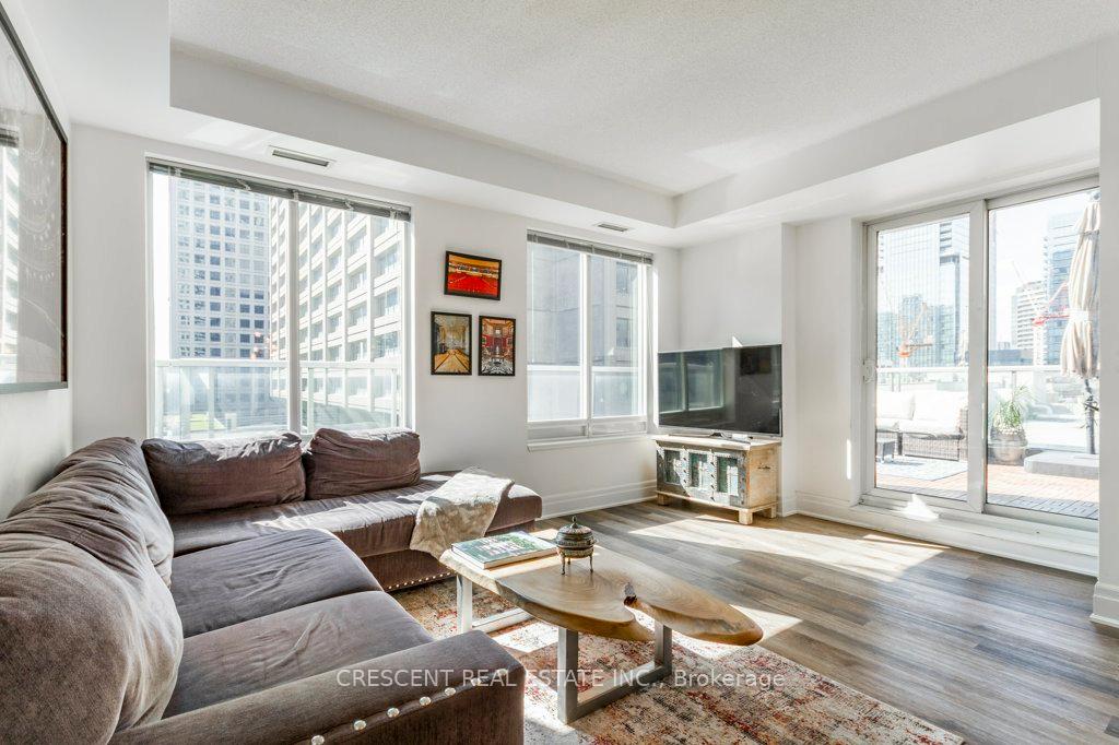Photo 4 of Unit 701, 35 Balmuto Street, Toronto, Bay Street Corridor — HOMEH
