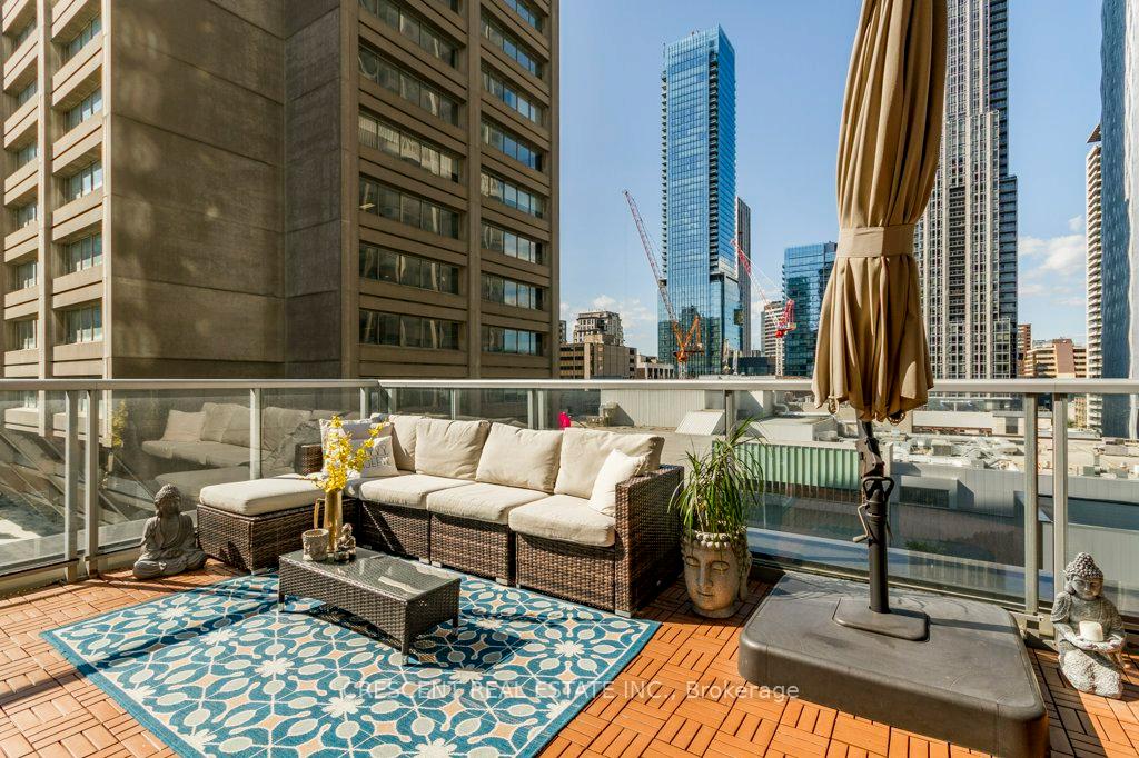 Photo 6 of Unit 701, 35 Balmuto Street, Toronto, Bay Street Corridor — HOMEH