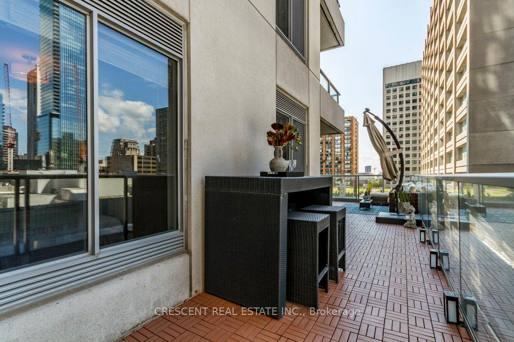 Photo 9 of Unit 701, 35 Balmuto Street, Toronto, Bay Street Corridor — HOMEH