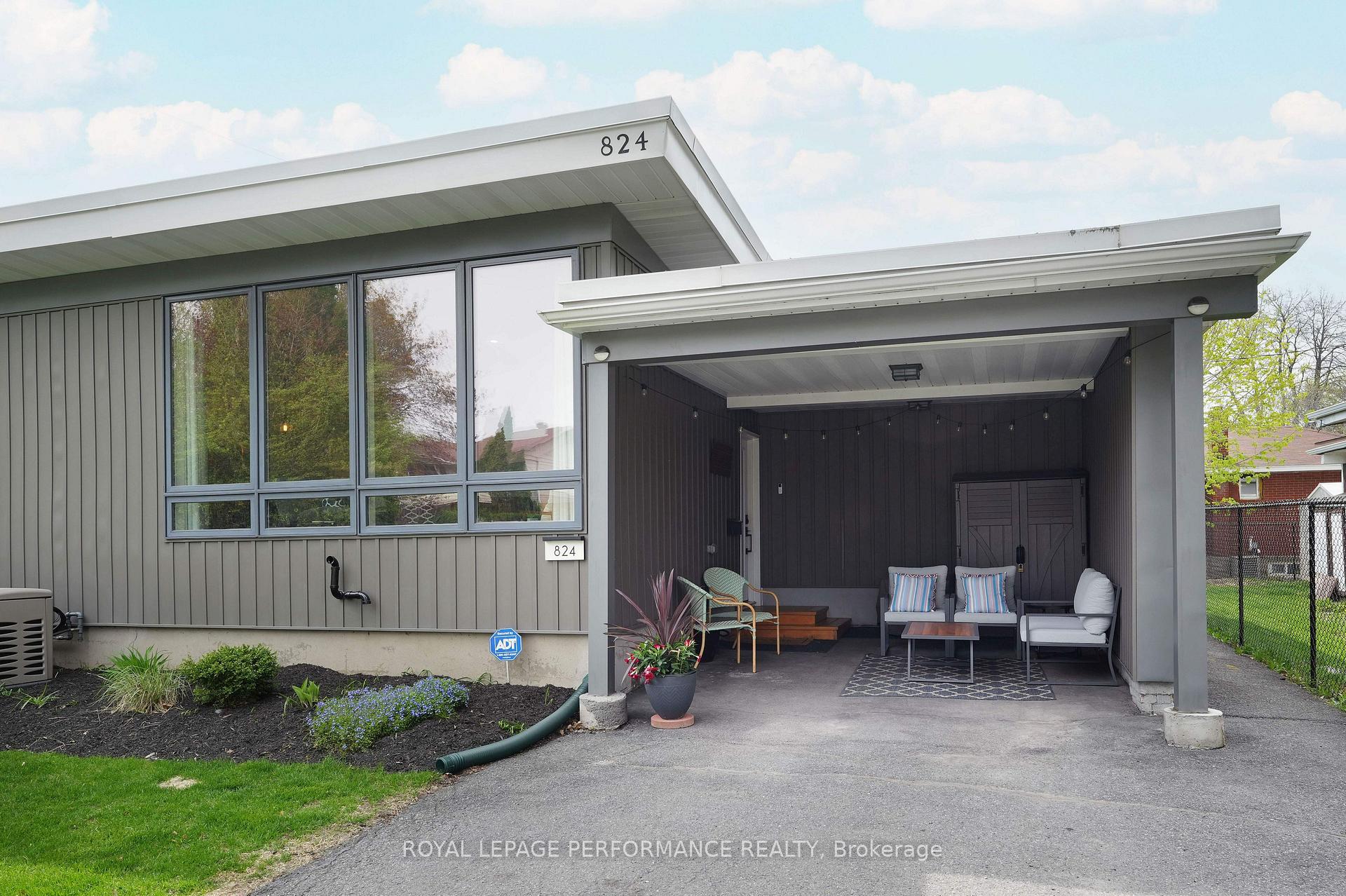 Photo 2 of 824 Adams Avenue, Ottawa, Elmvale Acres — HOMEH
