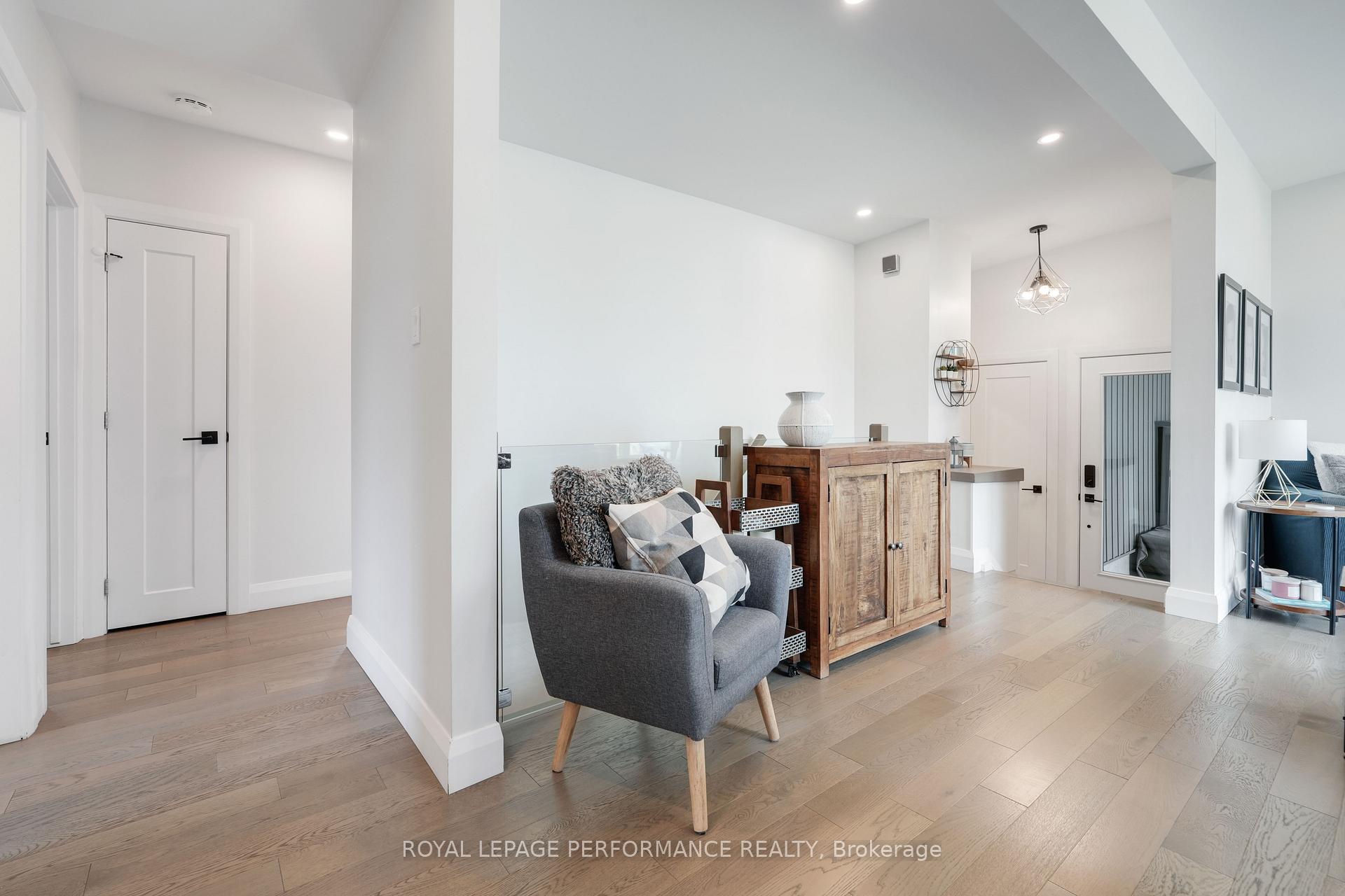 Photo 5 of 824 Adams Avenue, Ottawa, Elmvale Acres — HOMEH