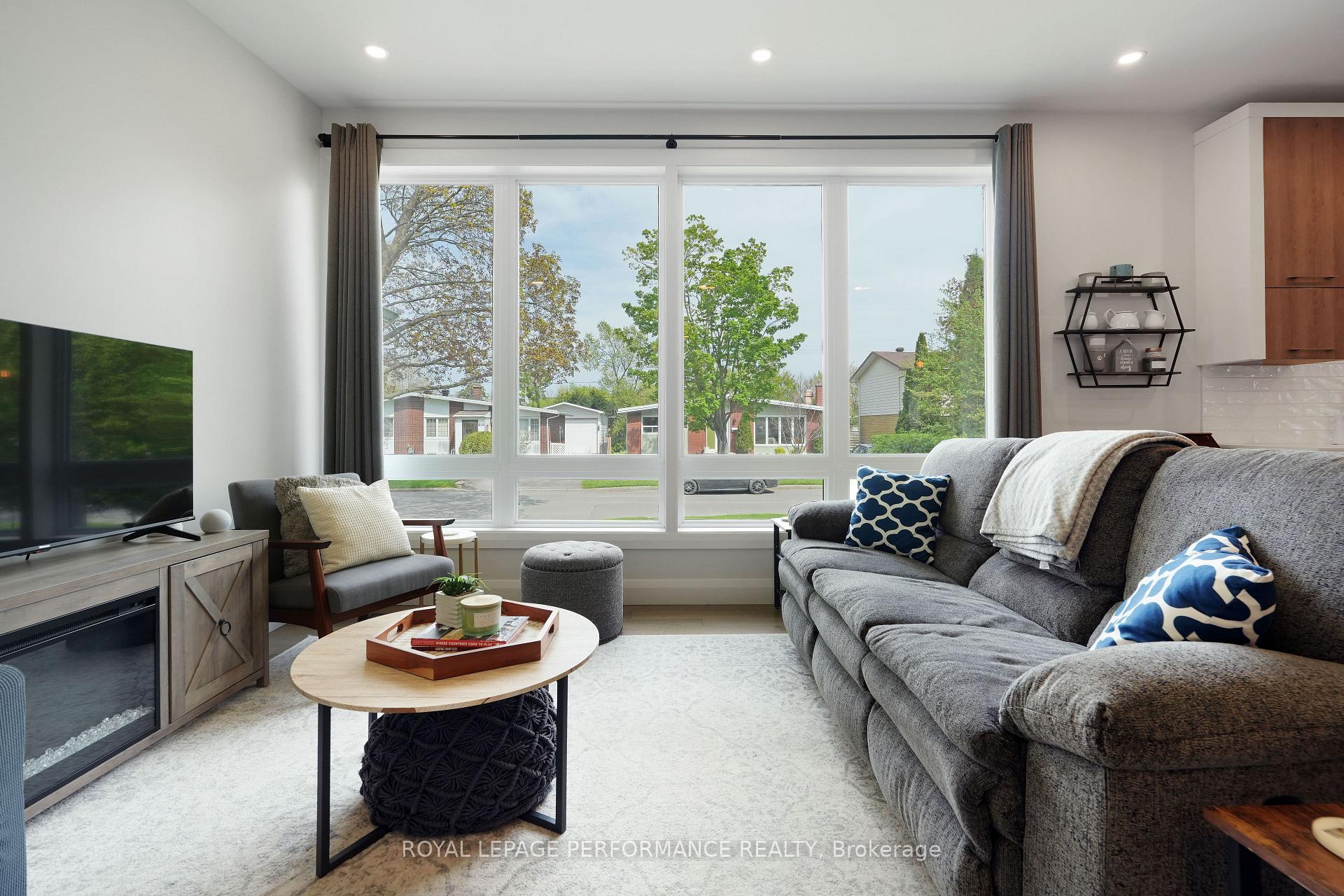 Photo 4 of 824 Adams Avenue, Ottawa, Elmvale Acres — HOMEH
