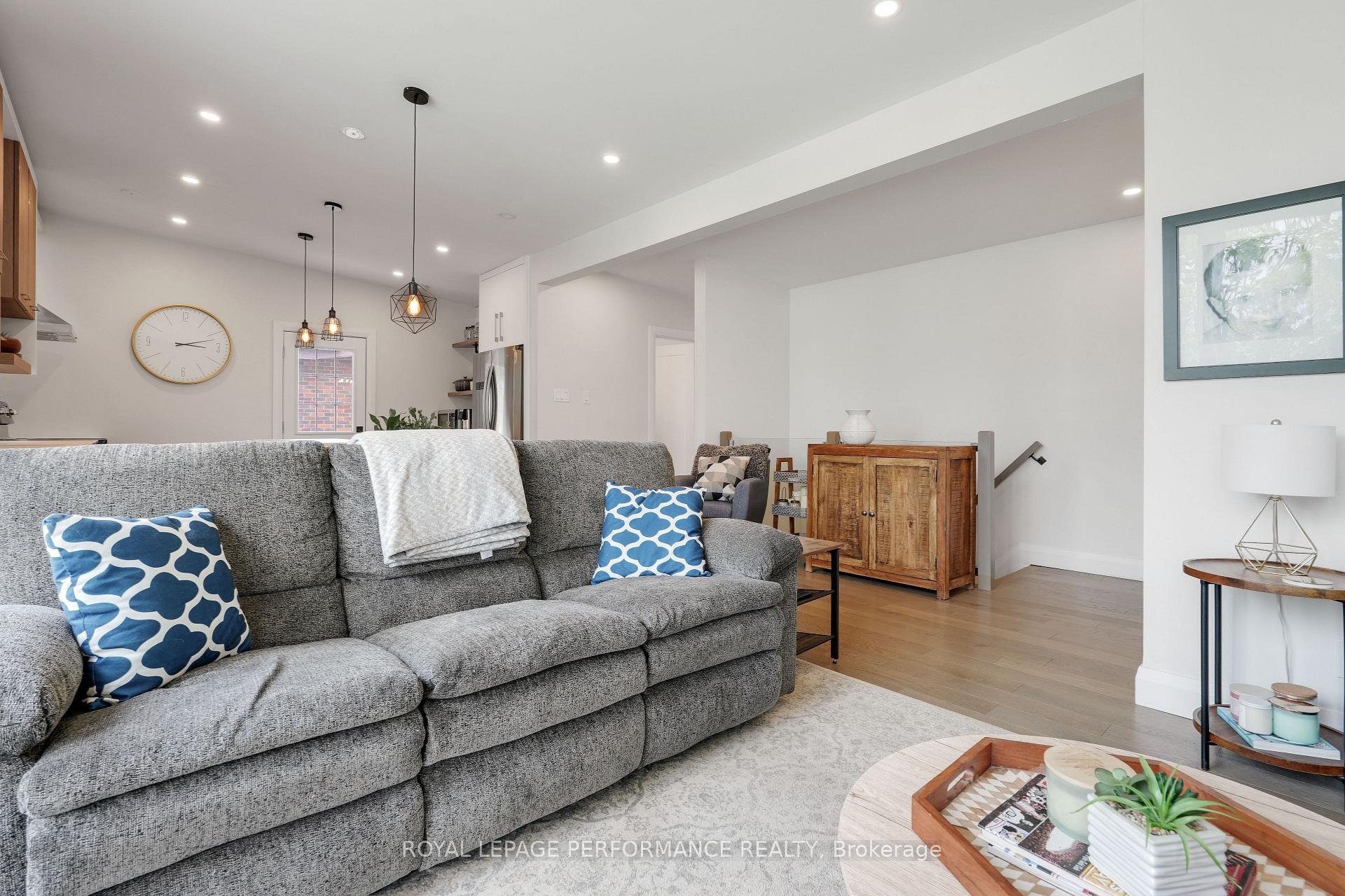Photo 10 of 824 Adams Avenue, Ottawa, Elmvale Acres — HOMEH