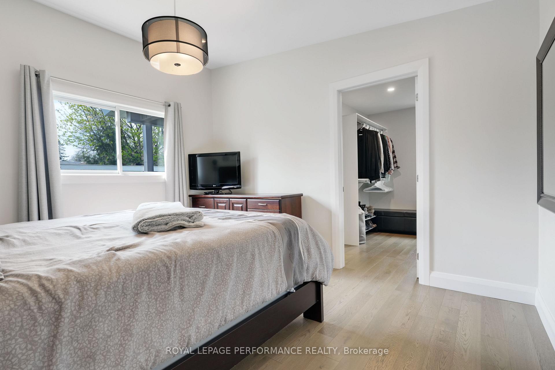Photo 21 of 824 Adams Avenue, Ottawa, Elmvale Acres — HOMEH