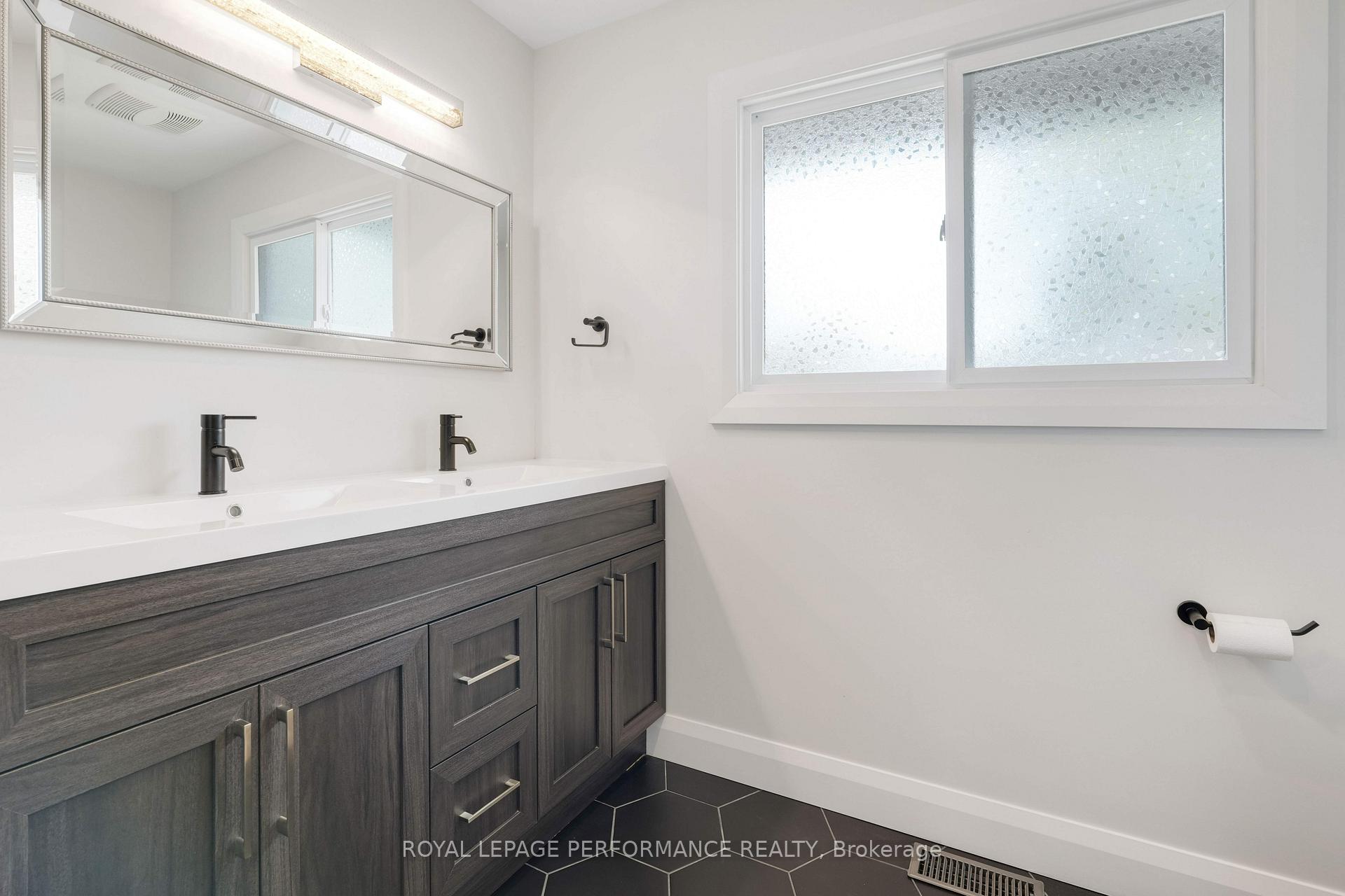 Photo 16 of 824 Adams Avenue, Ottawa, Elmvale Acres — HOMEH