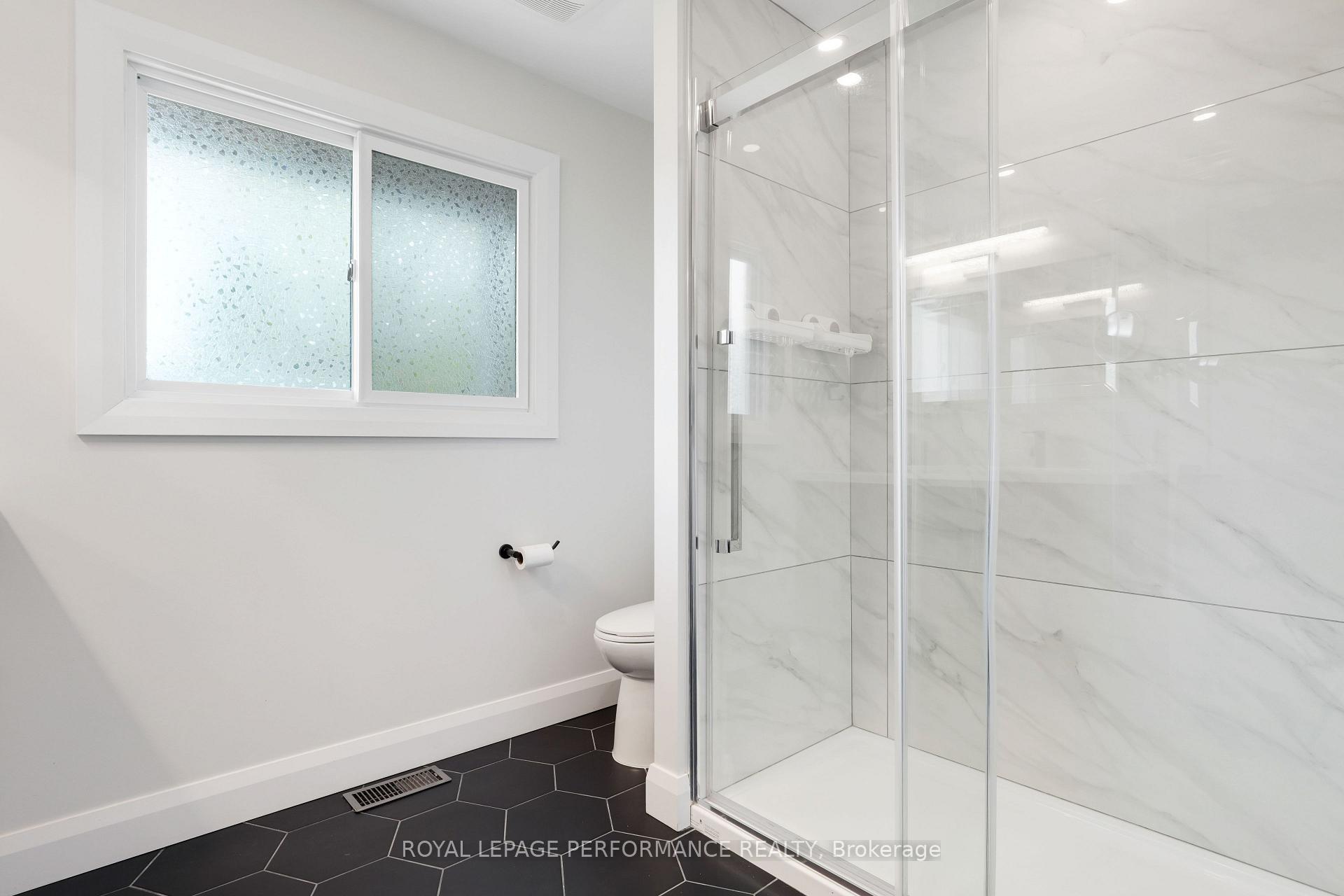 Photo 24 of 824 Adams Avenue, Ottawa, Elmvale Acres — HOMEH