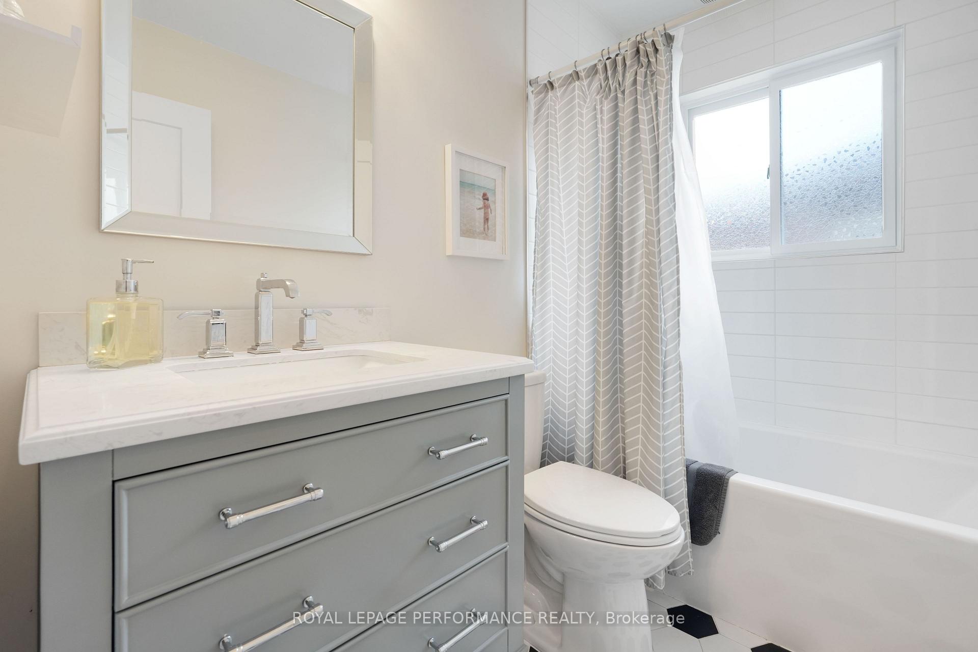 Photo 23 of 824 Adams Avenue, Ottawa, Elmvale Acres — HOMEH
