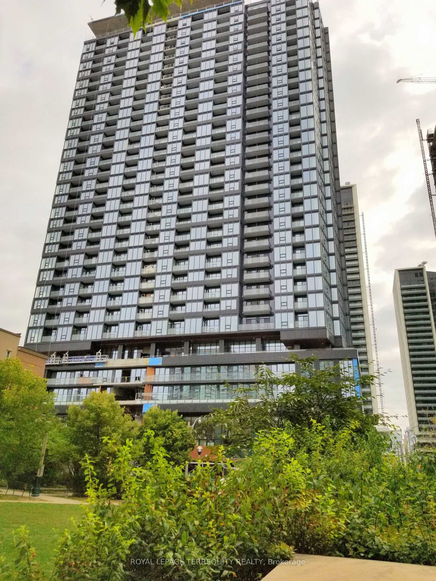 Front of Unit 810, 19 Western Battery Road