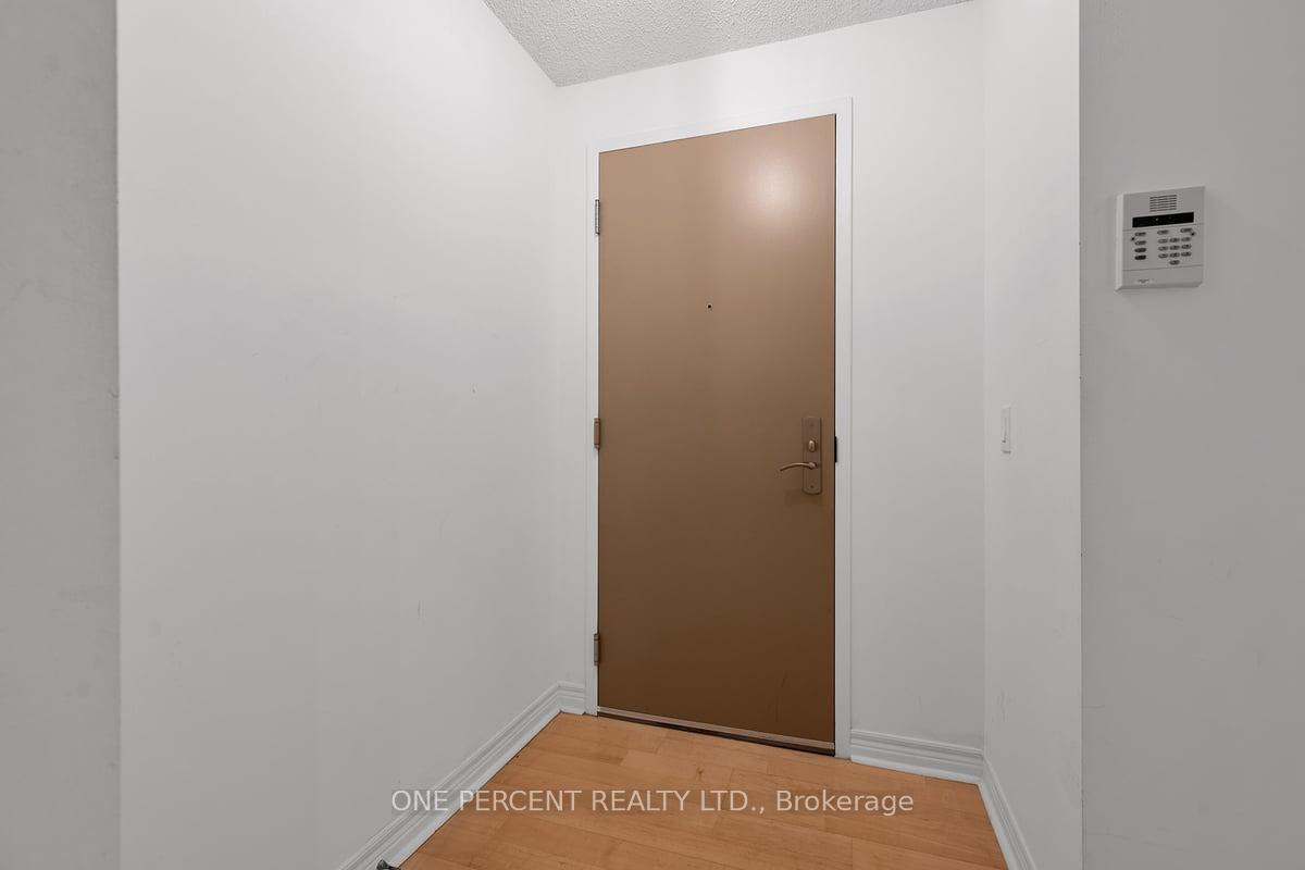 Photo 4 of Unit 1110, 763 Bay Street, Toronto, Bay Street Corridor — HOMEH