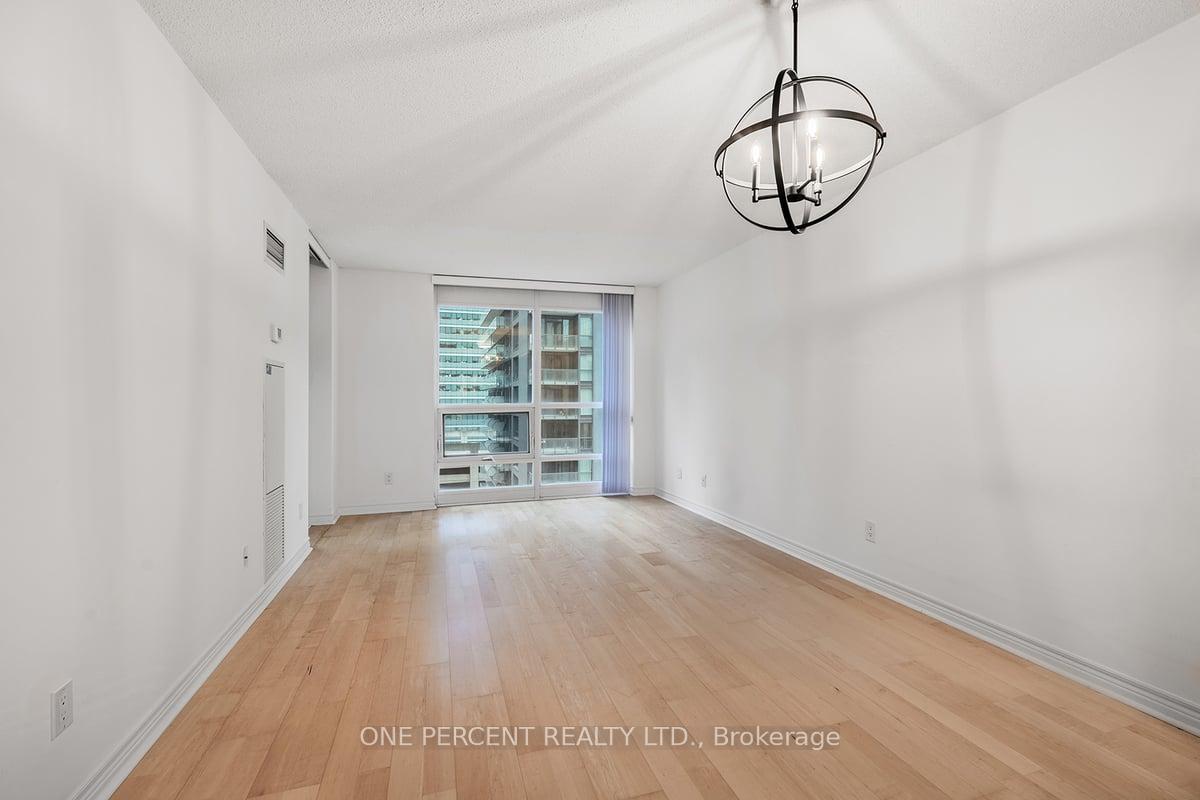 Photo 7 of Unit 1110, 763 Bay Street, Toronto, Bay Street Corridor — HOMEH