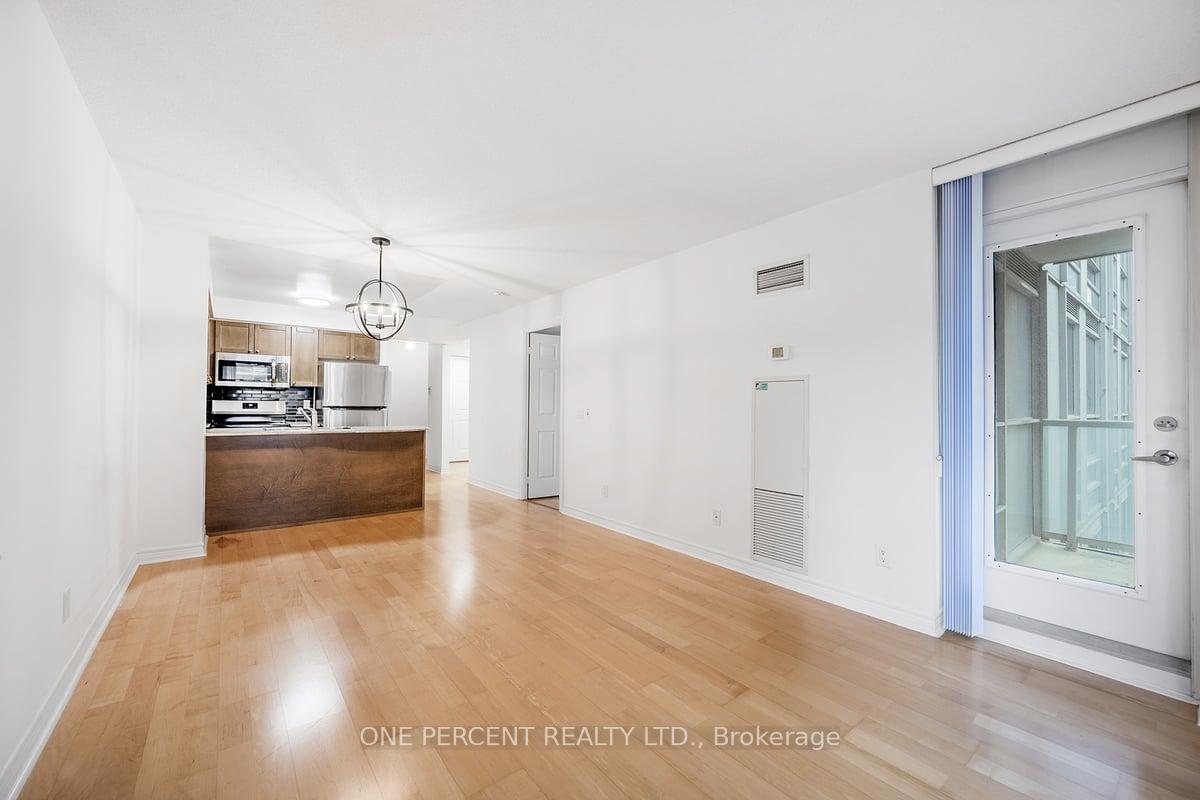 Photo 5 of Unit 1110, 763 Bay Street, Toronto, Bay Street Corridor — HOMEH