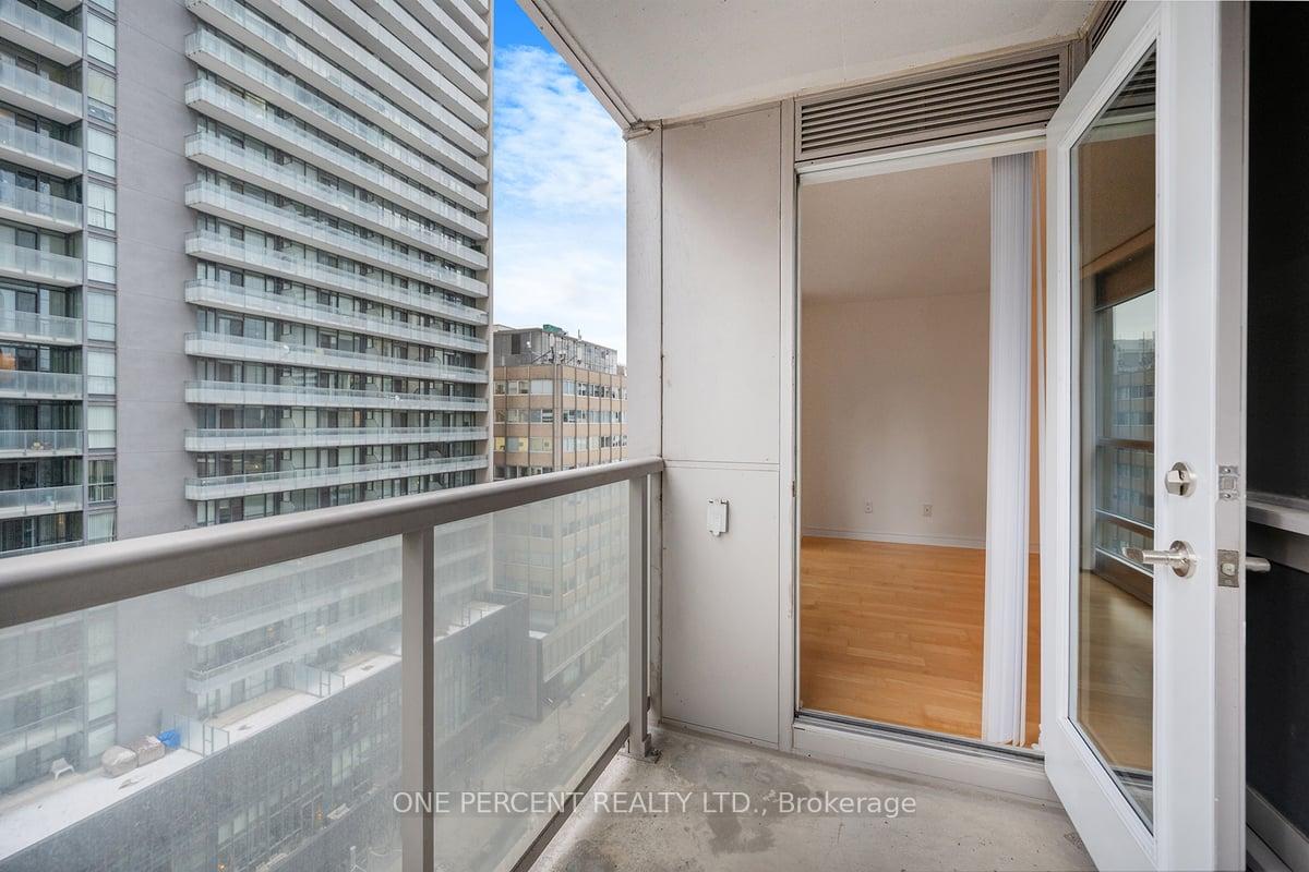 Photo 21 of Unit 1110, 763 Bay Street, Toronto, Bay Street Corridor — HOMEH