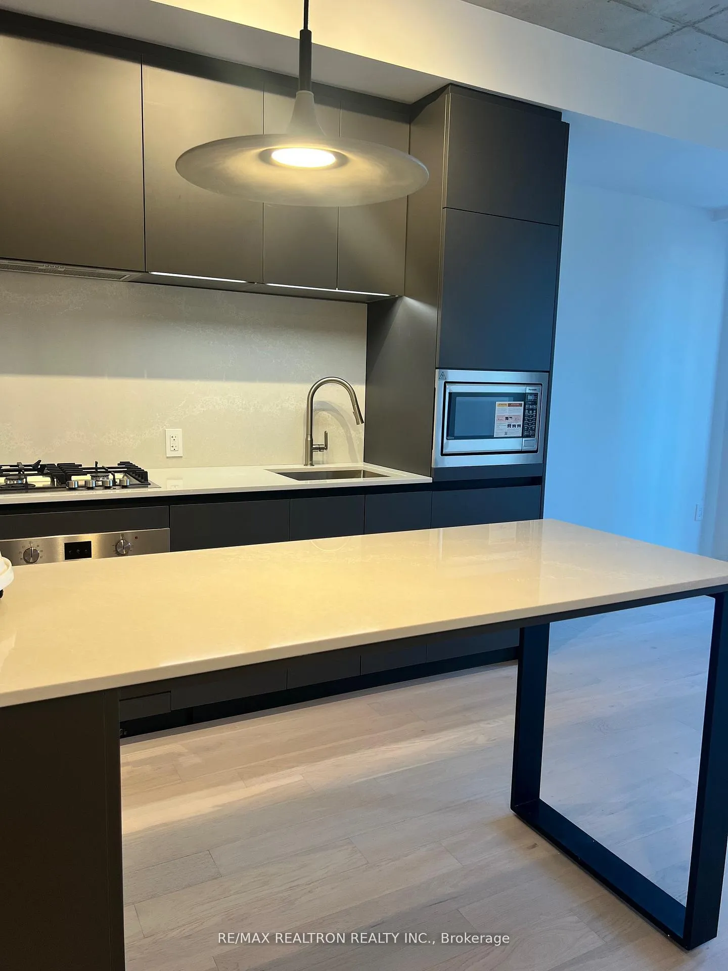 Photo 4 of Unit 403, 1720 Bayview Avenue, Toronto, Mount Pleasant East — HOMEH