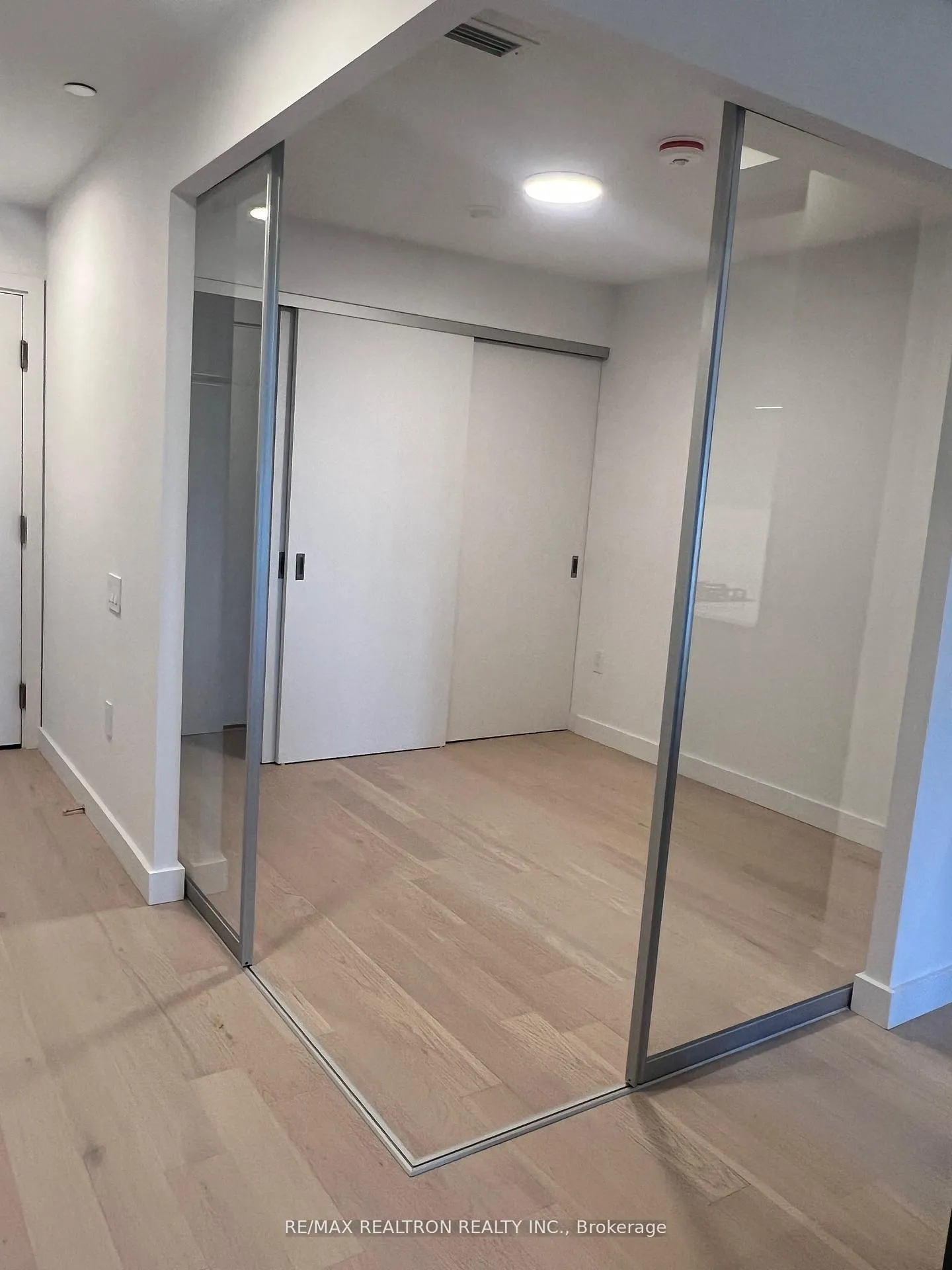 Photo 6 of Unit 403, 1720 Bayview Avenue, Toronto, Mount Pleasant East — HOMEH
