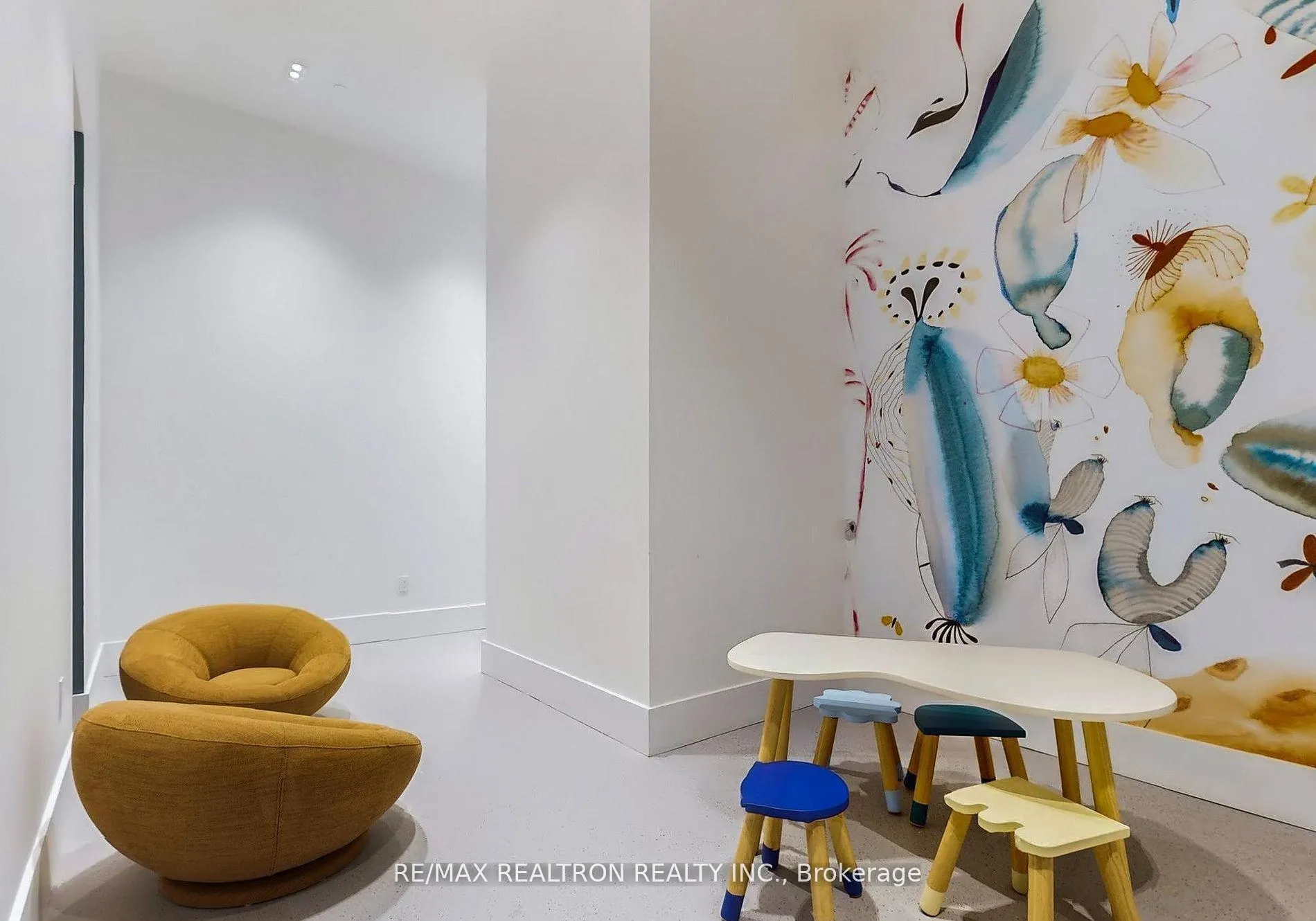 Photo 13 of Unit 403, 1720 Bayview Avenue, Toronto, Mount Pleasant East — HOMEH