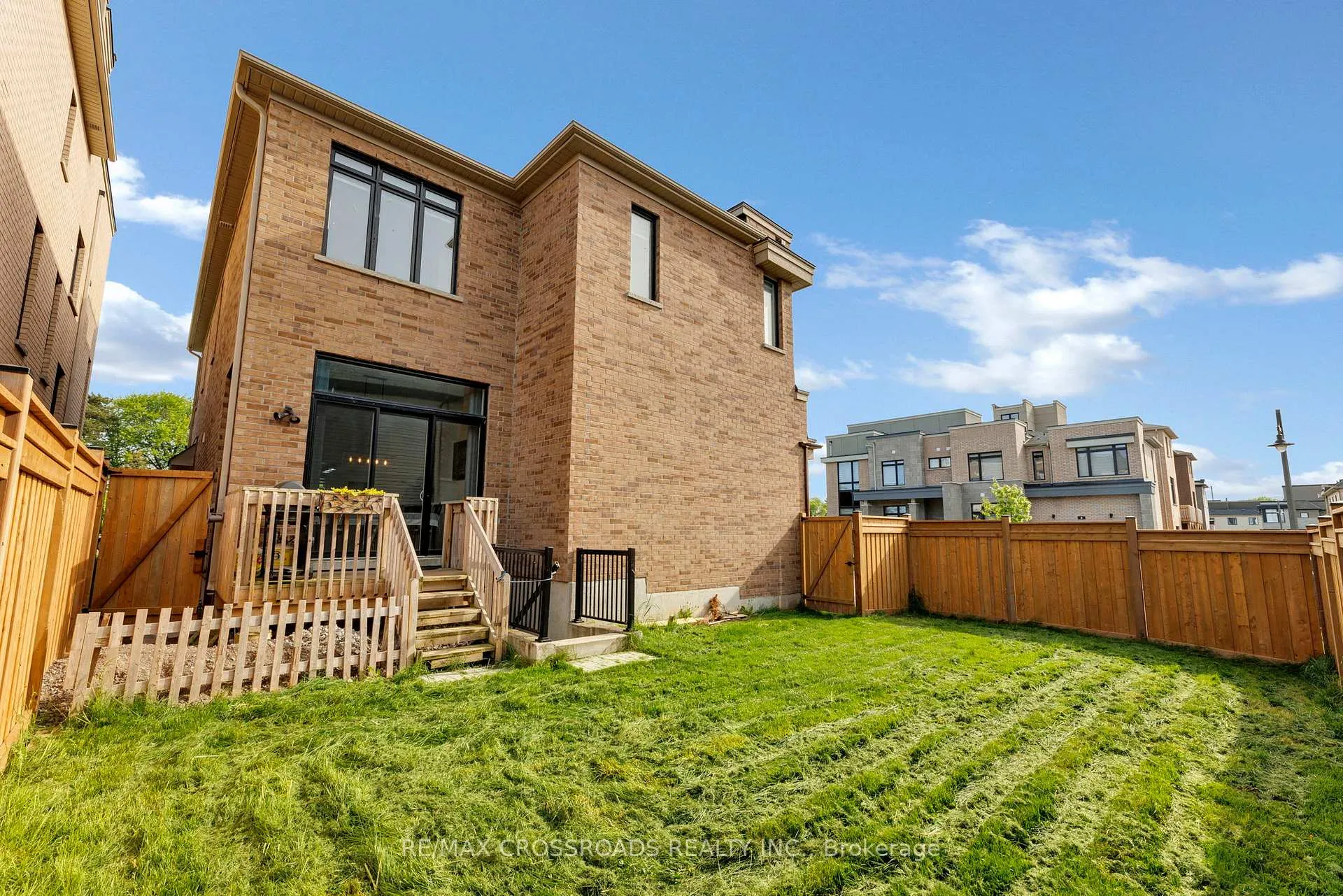 Photo 34 of 3 Larkin Lane, Clarington, Bowmanville — HOMEH