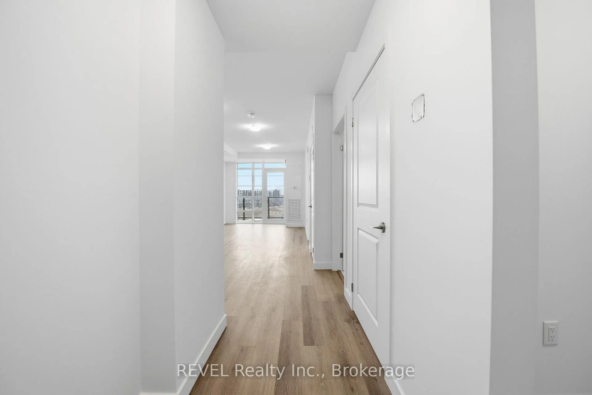 Photo 5 of Unit 415, 461 Green Road, Hamilton, Lakeshore — HOMEH