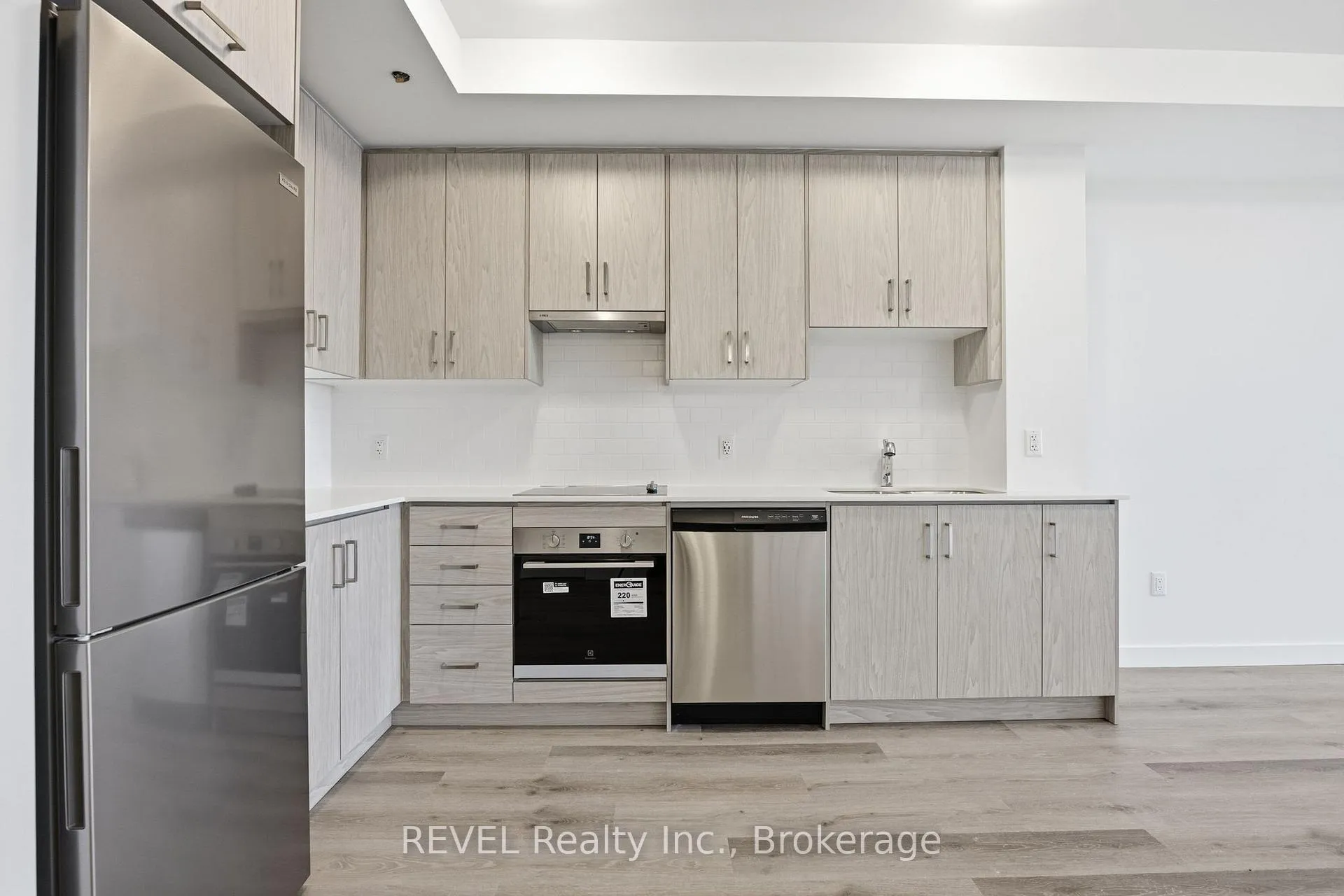 Photo 6 of Unit 415, 461 Green Road, Hamilton, Lakeshore — HOMEH