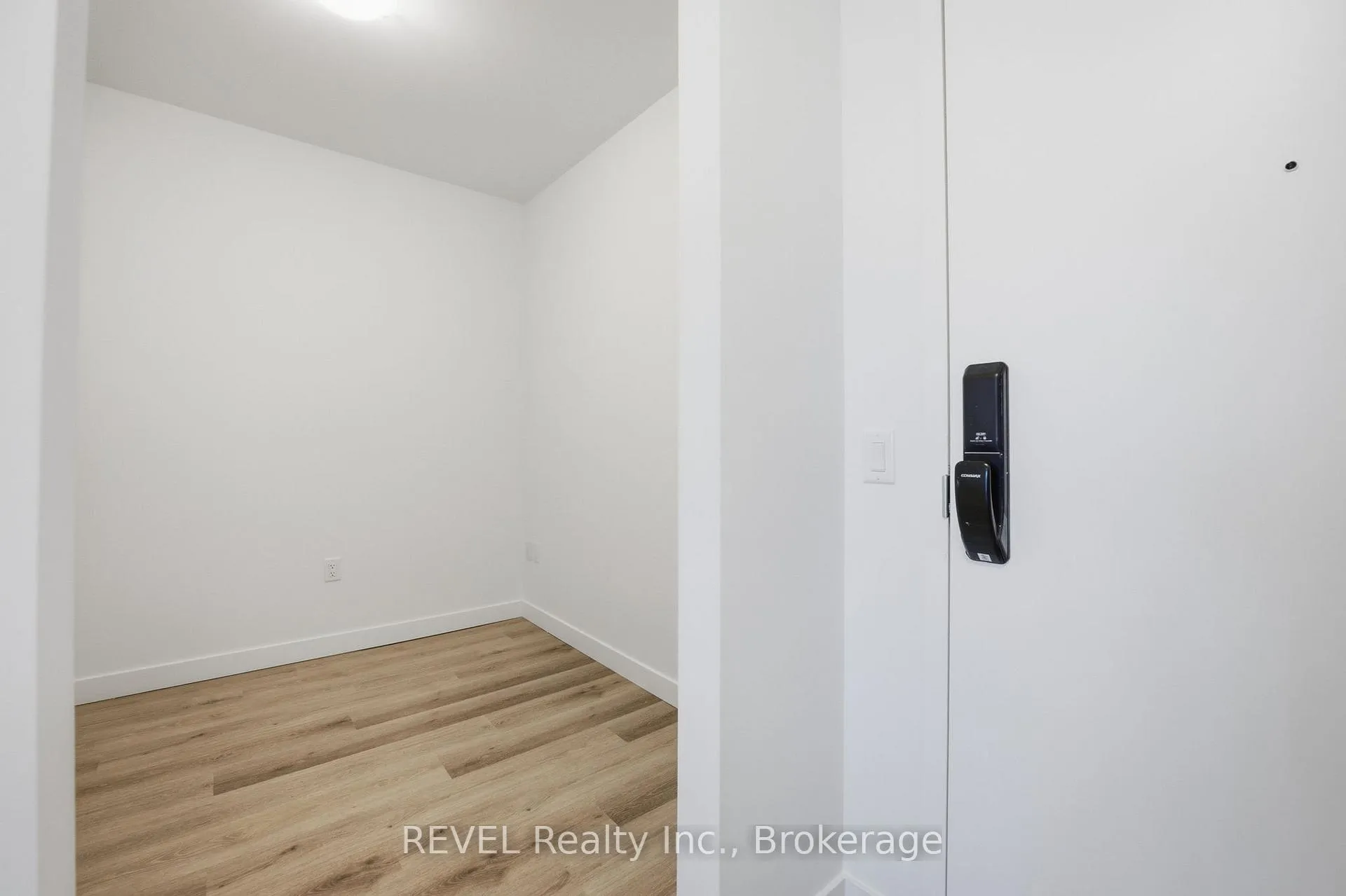 Photo 20 of Unit 415, 461 Green Road, Hamilton, Lakeshore — HOMEH