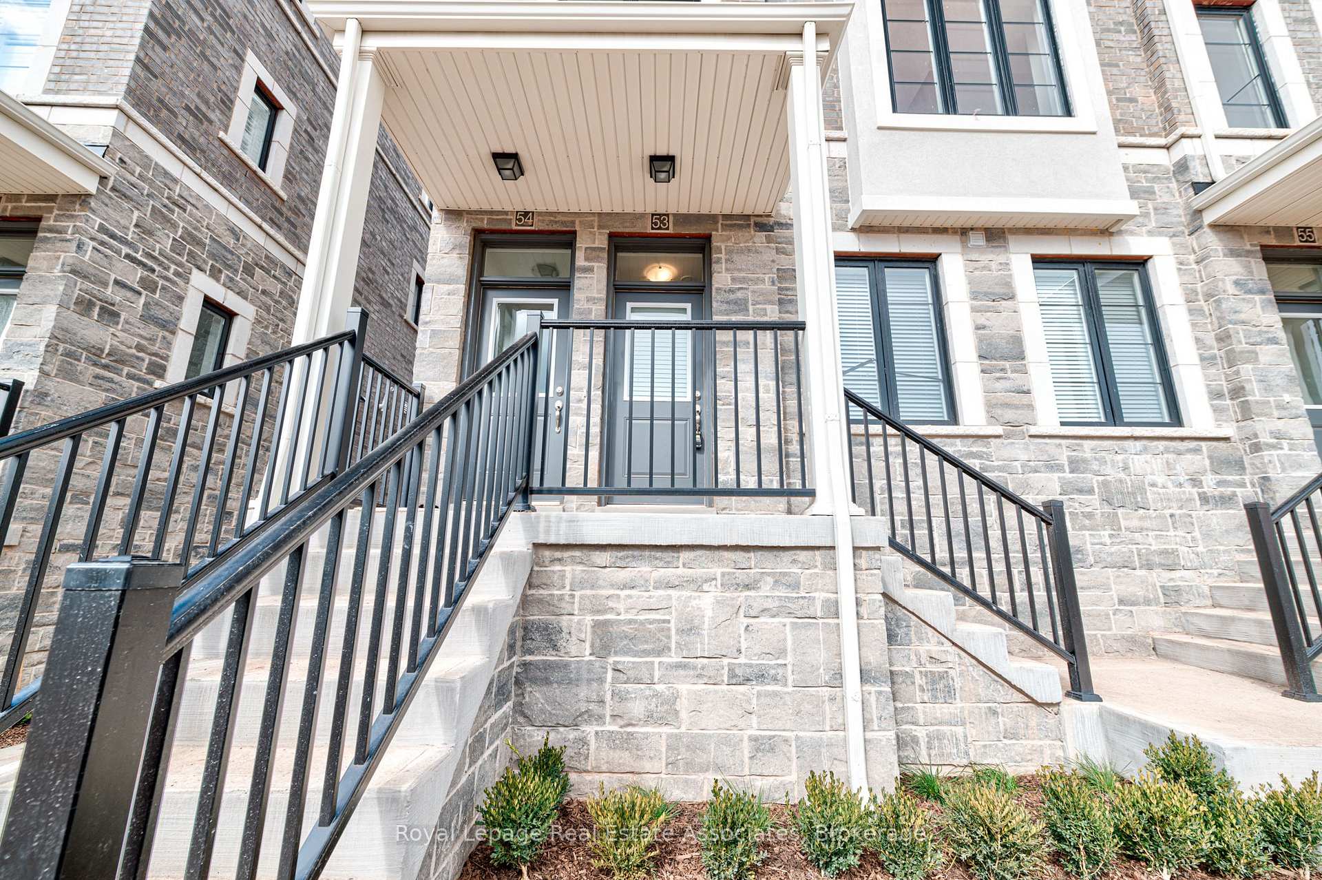 Photo 3 of Unit 53, 383 Dundas Street E, Hamilton, Waterdown — HOMEH