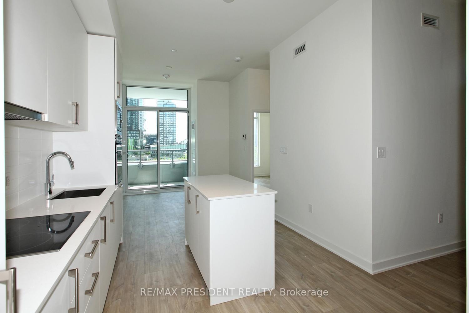 Photo 5 of Unit 404W, 27 Bathrust Street, Toronto, Waterfront Communities — HOMEH