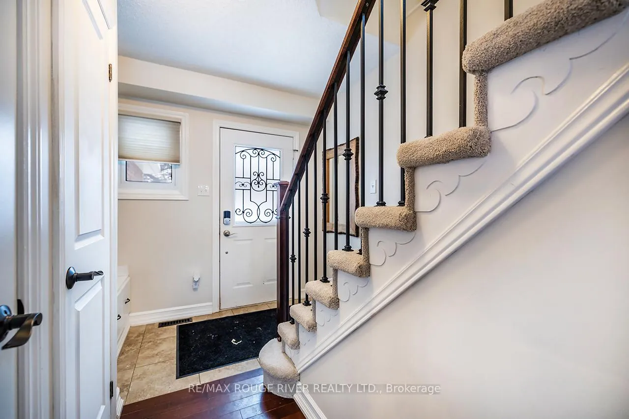 Photo 3 of 29 Elford Drive, Clarington, Bowmanville — HOMEH