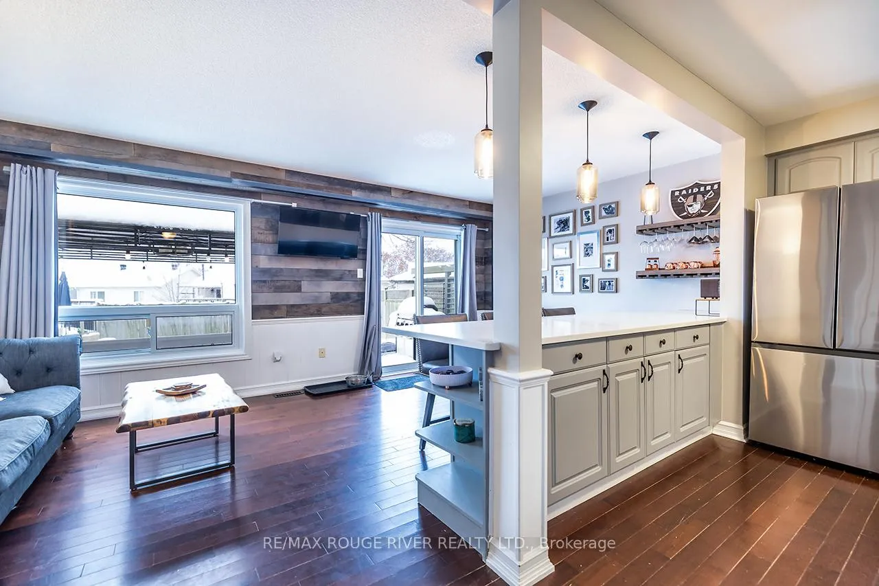Photo 7 of 29 Elford Drive, Clarington, Bowmanville — HOMEH