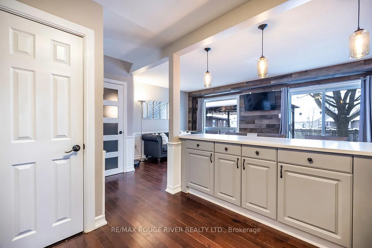 Photo 8 of 29 Elford Drive, Clarington, Bowmanville — HOMEH
