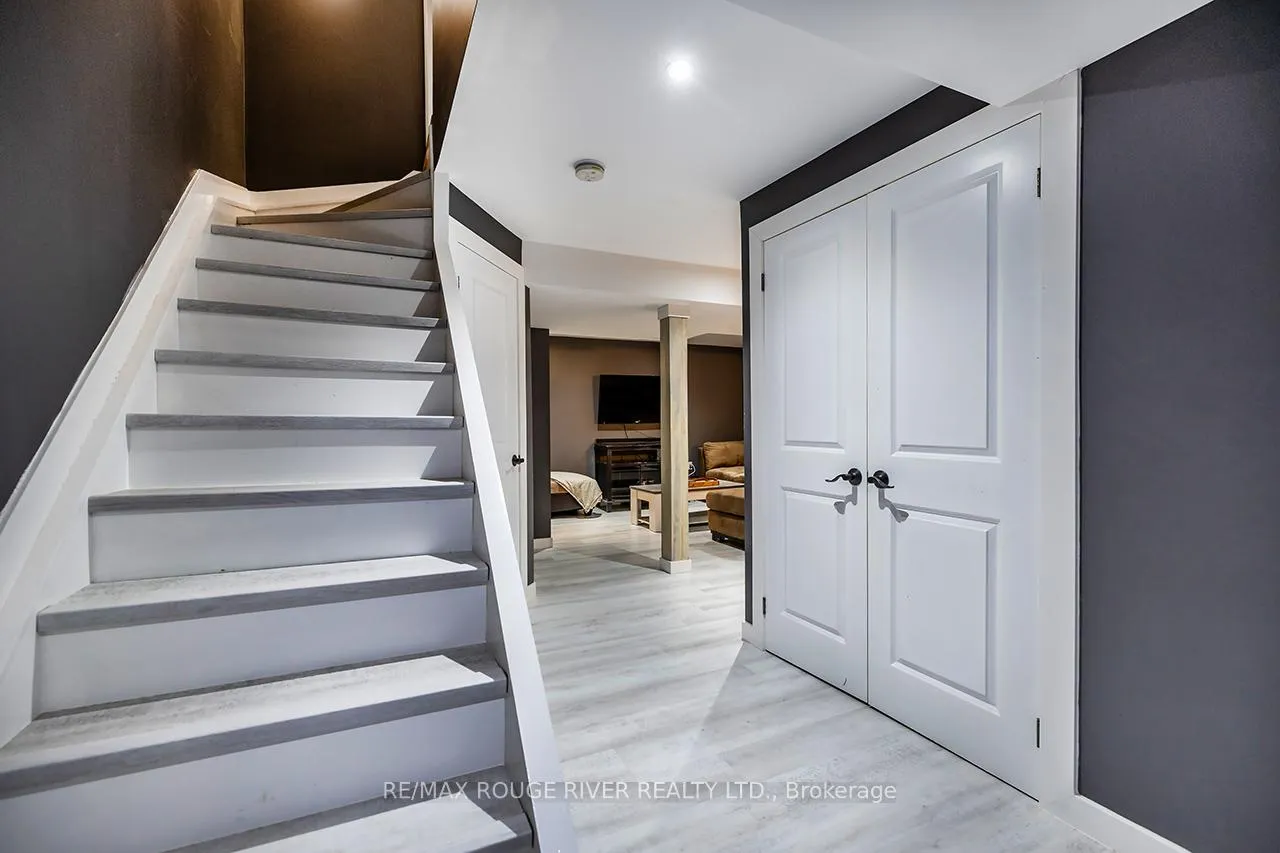 Photo 20 of 29 Elford Drive, Clarington, Bowmanville — HOMEH