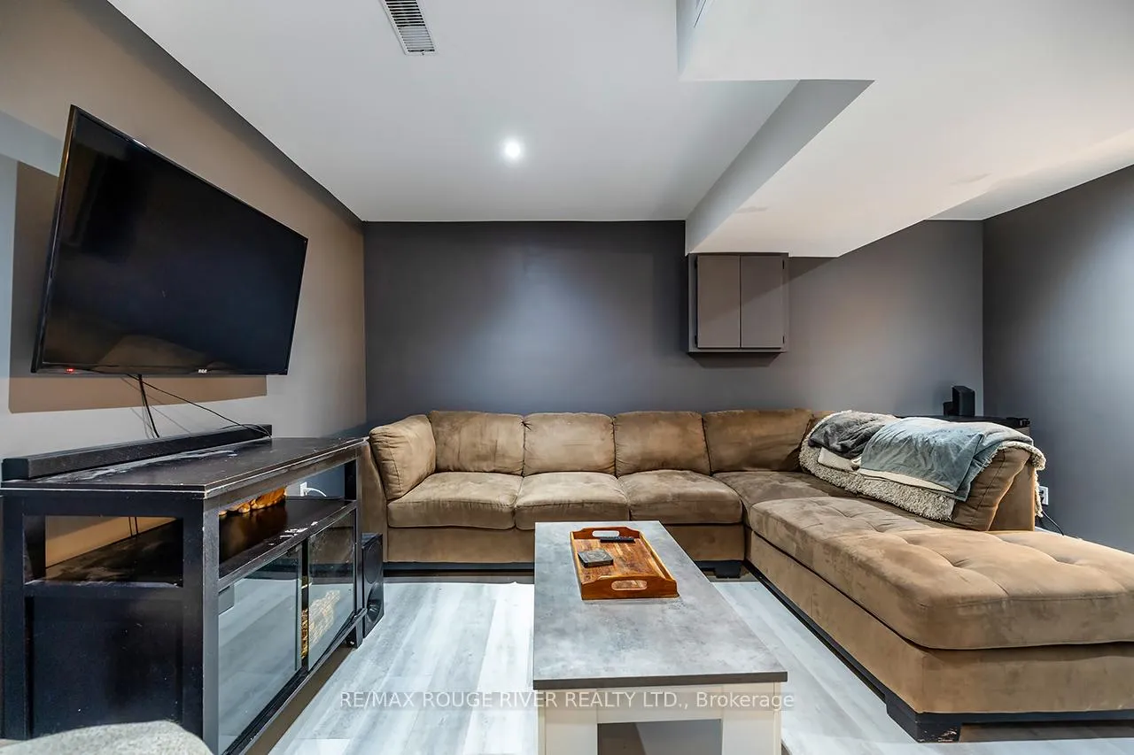 Photo 22 of 29 Elford Drive, Clarington, Bowmanville — HOMEH