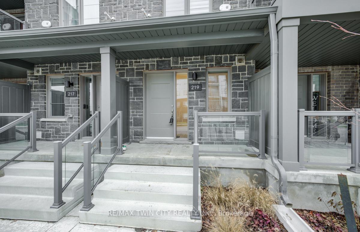 Photo 3 of Unit 81, 219 West Oak Trail, Kitchener — HOMEH