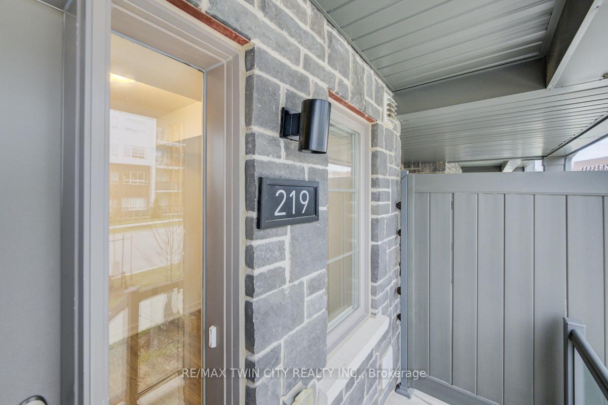Photo 5 of Unit 81, 219 West Oak Trail, Kitchener — HOMEH