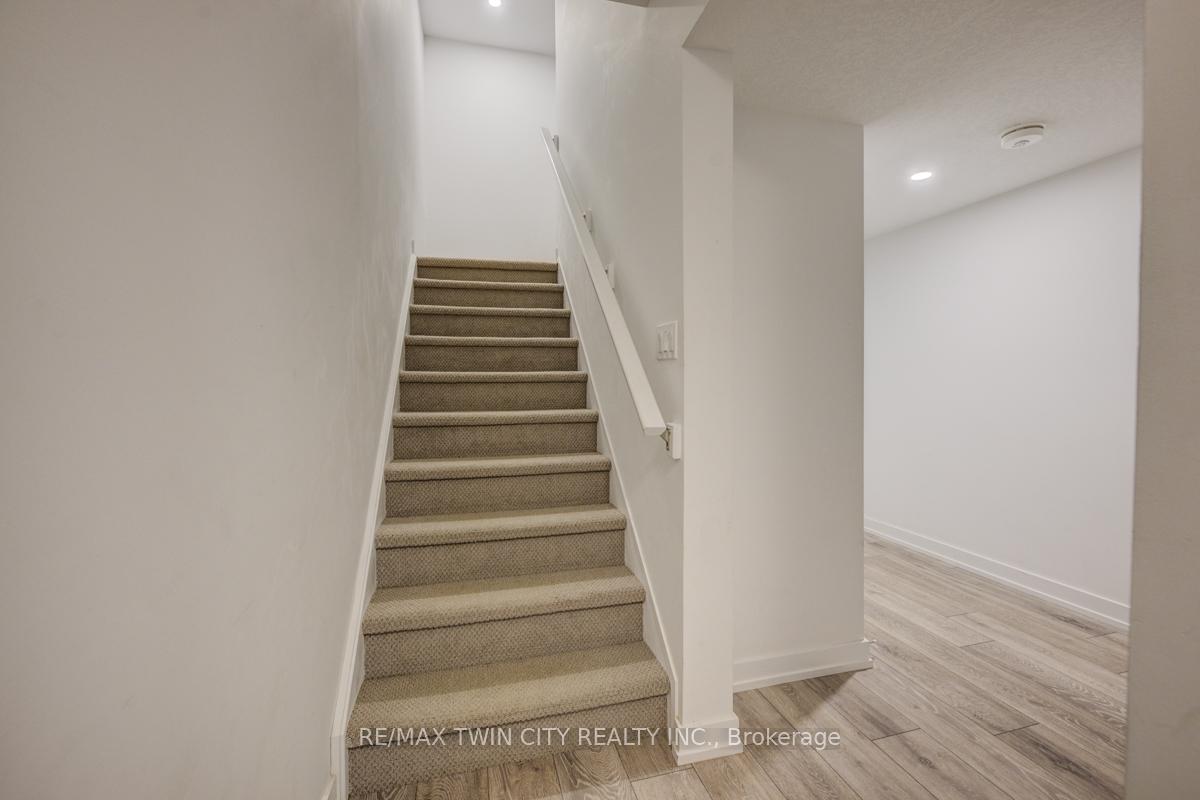 Photo 6 of Unit 81, 219 West Oak Trail, Kitchener — HOMEH