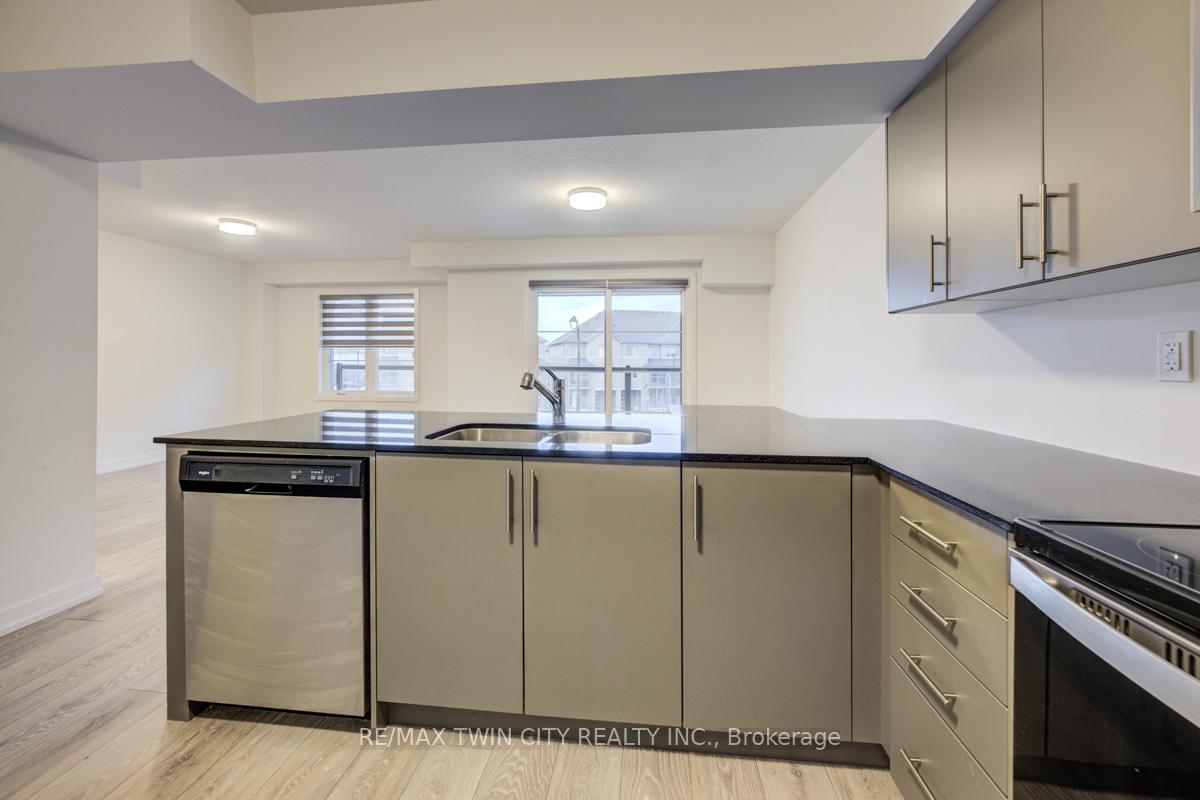 Photo 13 of Unit 81, 219 West Oak Trail, Kitchener — HOMEH