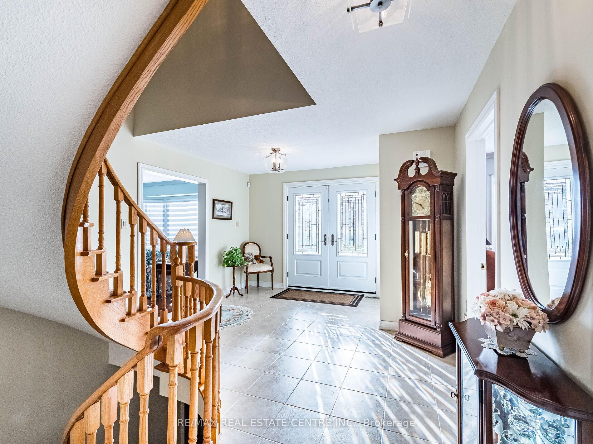 Photo 8 of 76 Turtlecreek Boulevard, Brampton, Fletcher's Creek South — HOMEH