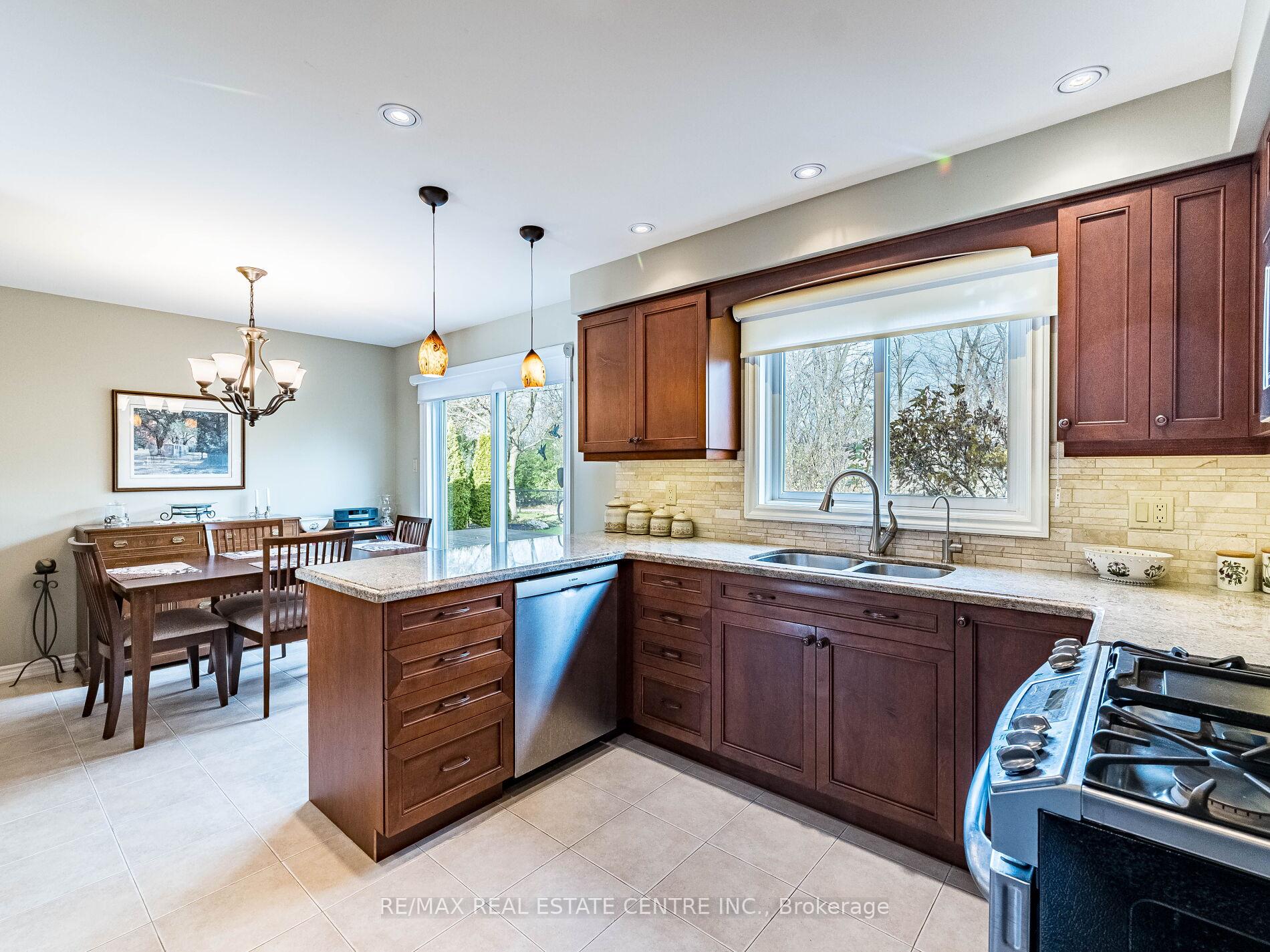 Photo 13 of 76 Turtlecreek Boulevard, Brampton, Fletcher's Creek South — HOMEH
