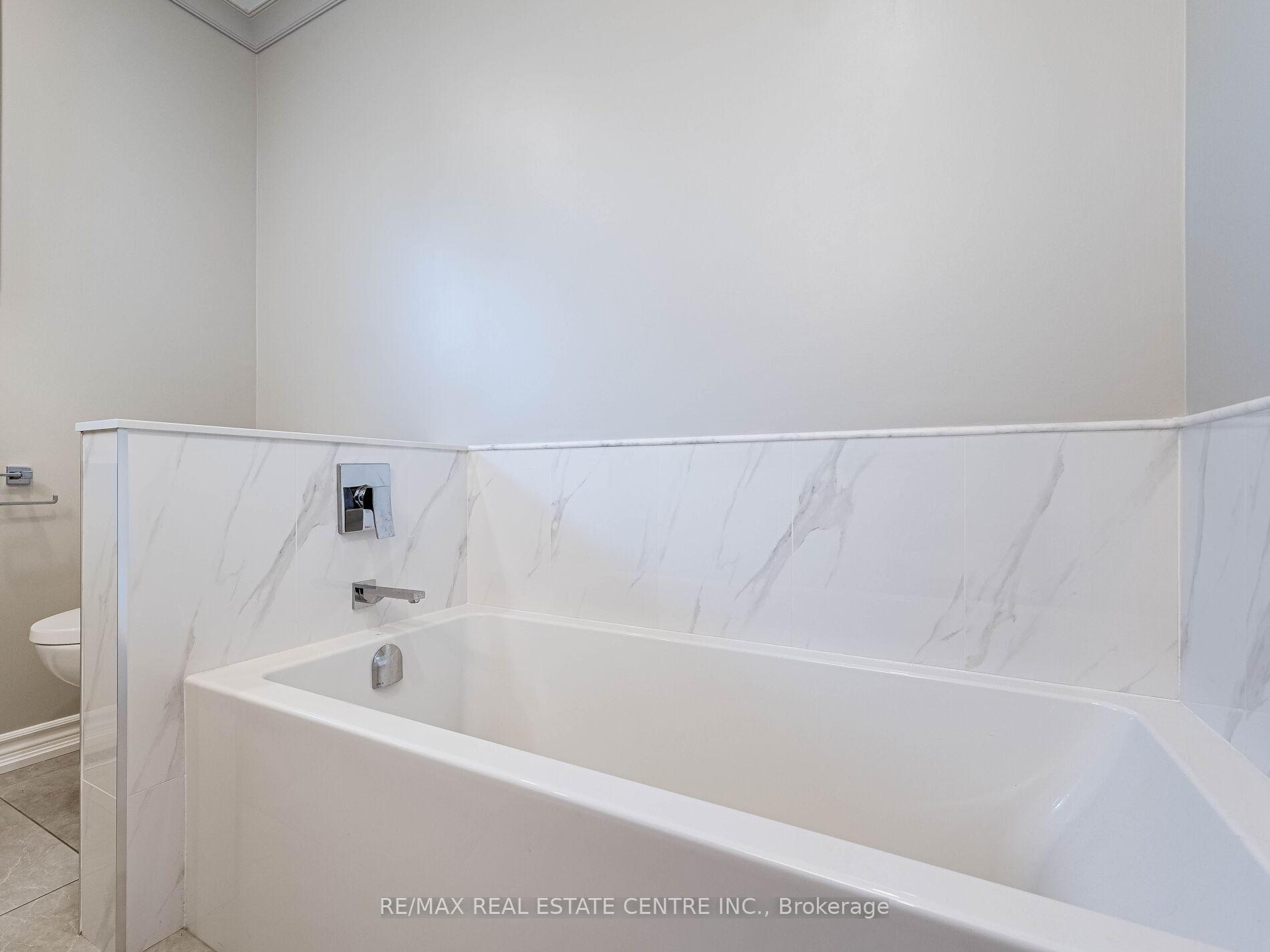 Photo 31 of 76 Turtlecreek Boulevard, Brampton, Fletcher's Creek South — HOMEH