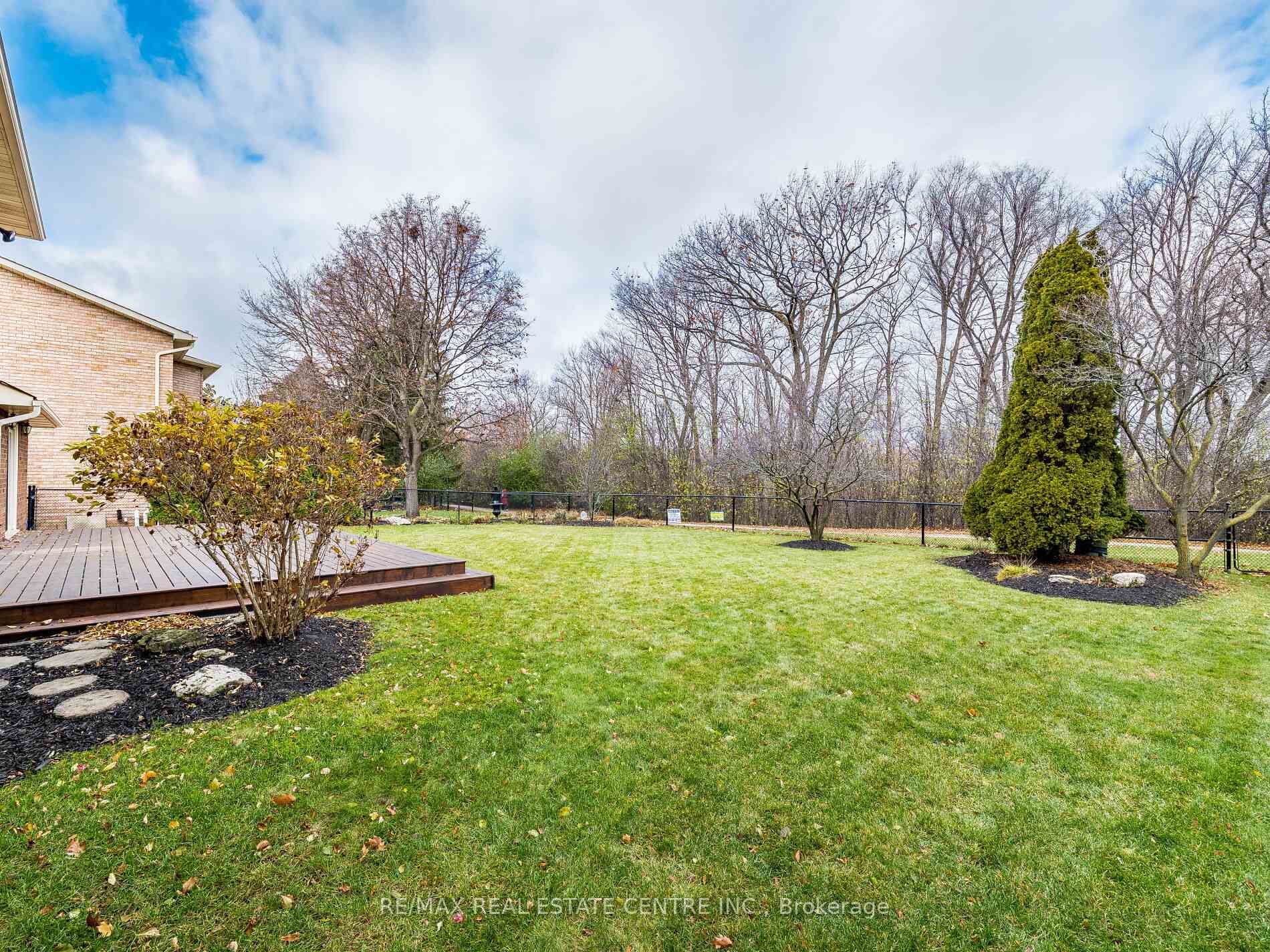 Photo 37 of 76 Turtlecreek Boulevard, Brampton, Fletcher's Creek South — HOMEH