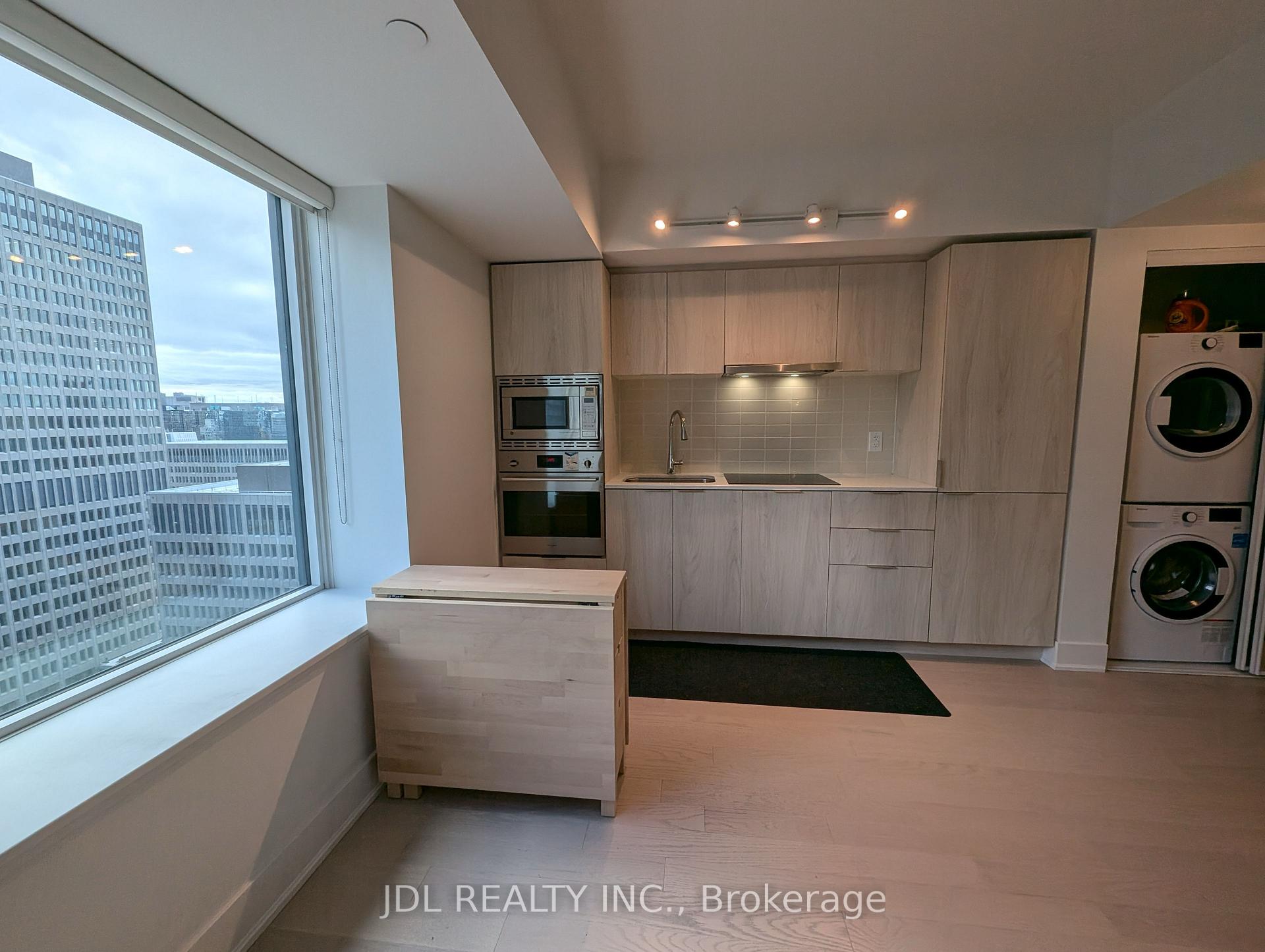Photo 5 of Unit 1906, 955 Bay Street, Toronto, Bay Street Corridor — HOMEH