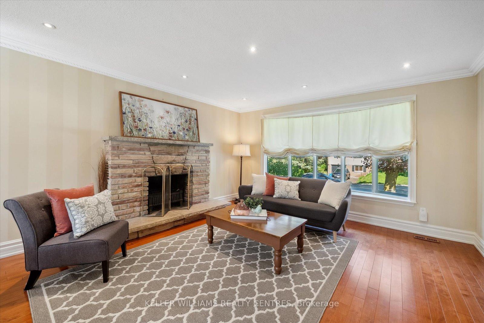 Photo 8 of 30 Laurentide Avenue, Aurora, Aurora Heights — HOMEH